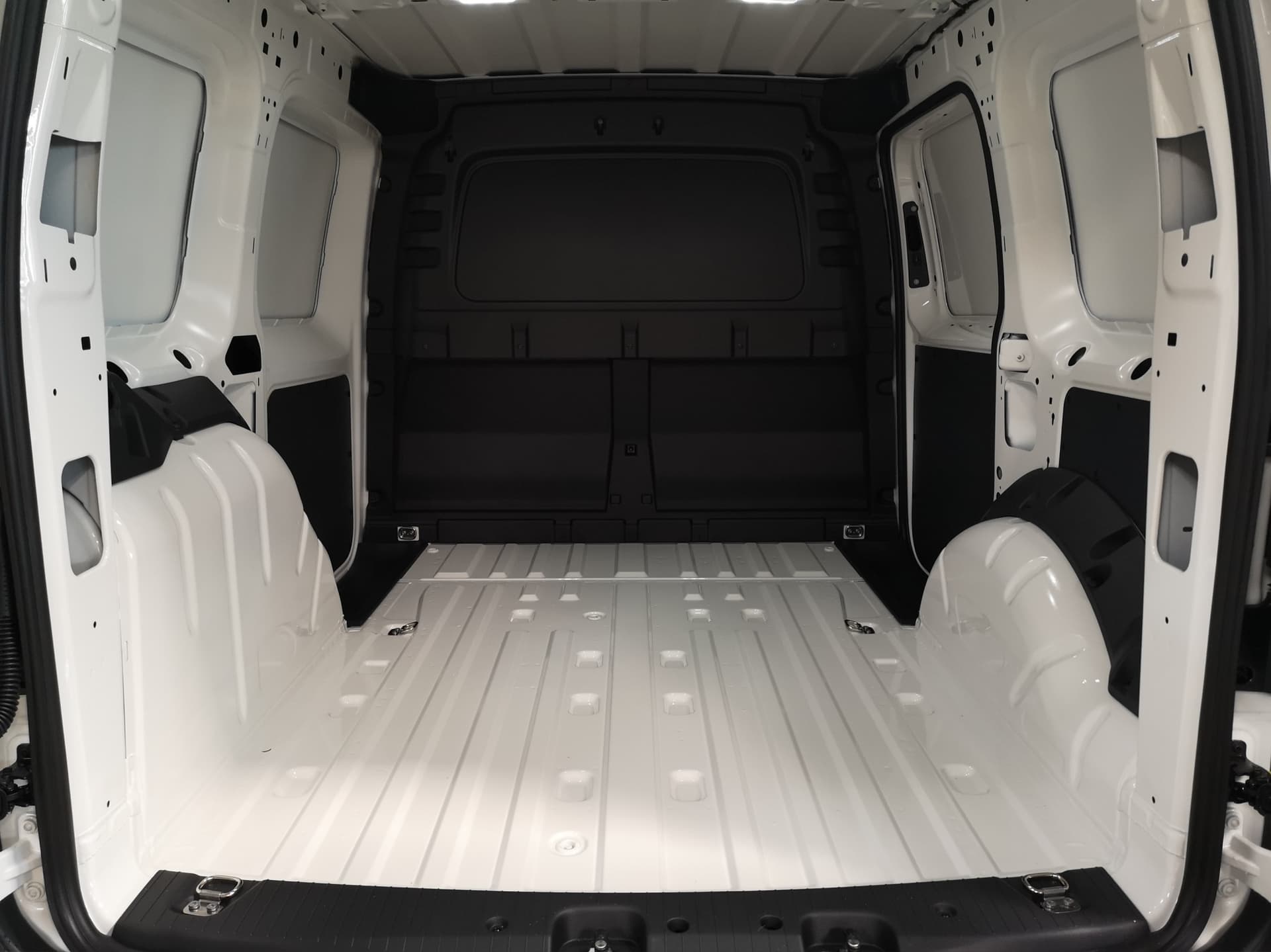 Volkswagen Caddy Cargo Motor: 2.0 l TDI Bild 18