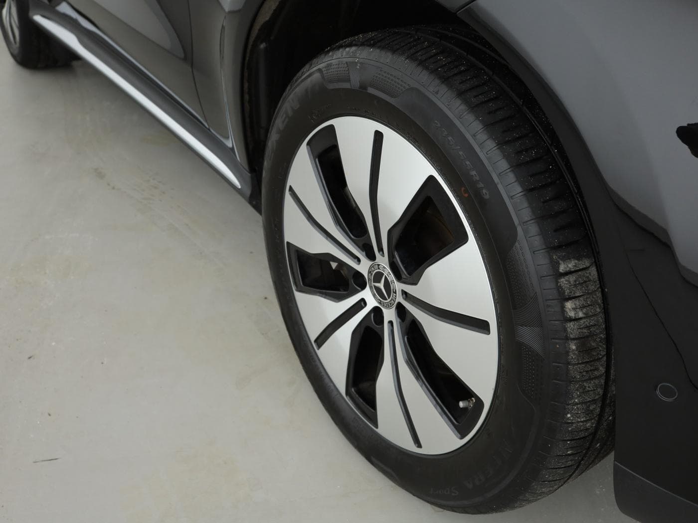 Mercedes-Benz EQC 400 4M Bild 21