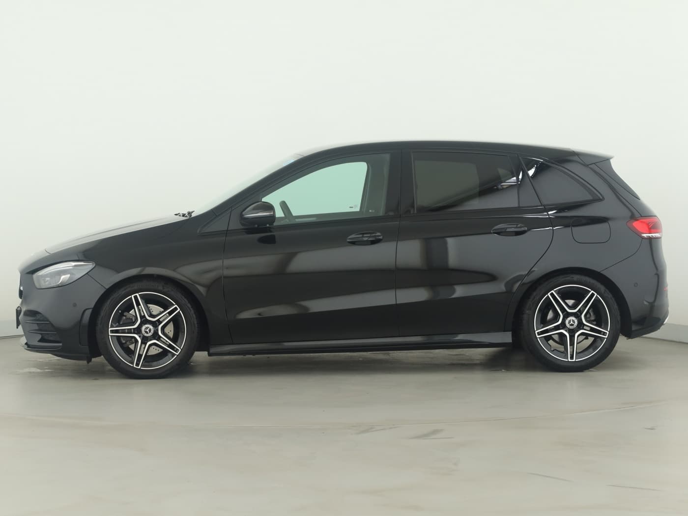 Mercedes-Benz B 220 d 4M Bild 7