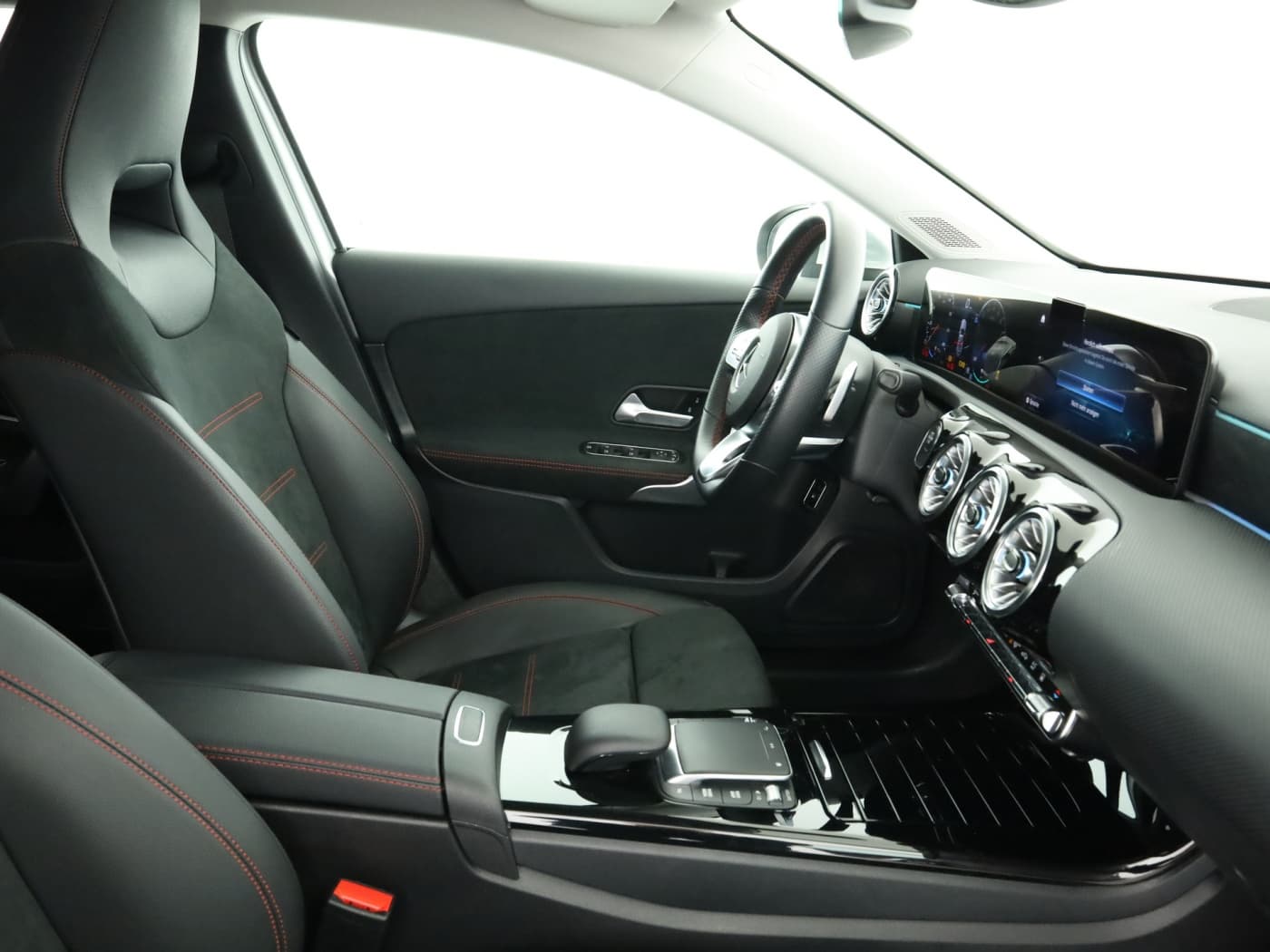 Mercedes-Benz A 250 e Bild 17