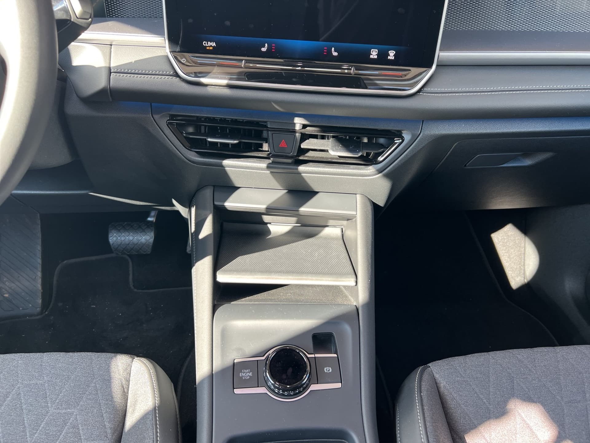 Volkswagen Tayron Life 1.5 eTSI 150 PS DSG AHK Kamera Bild 12