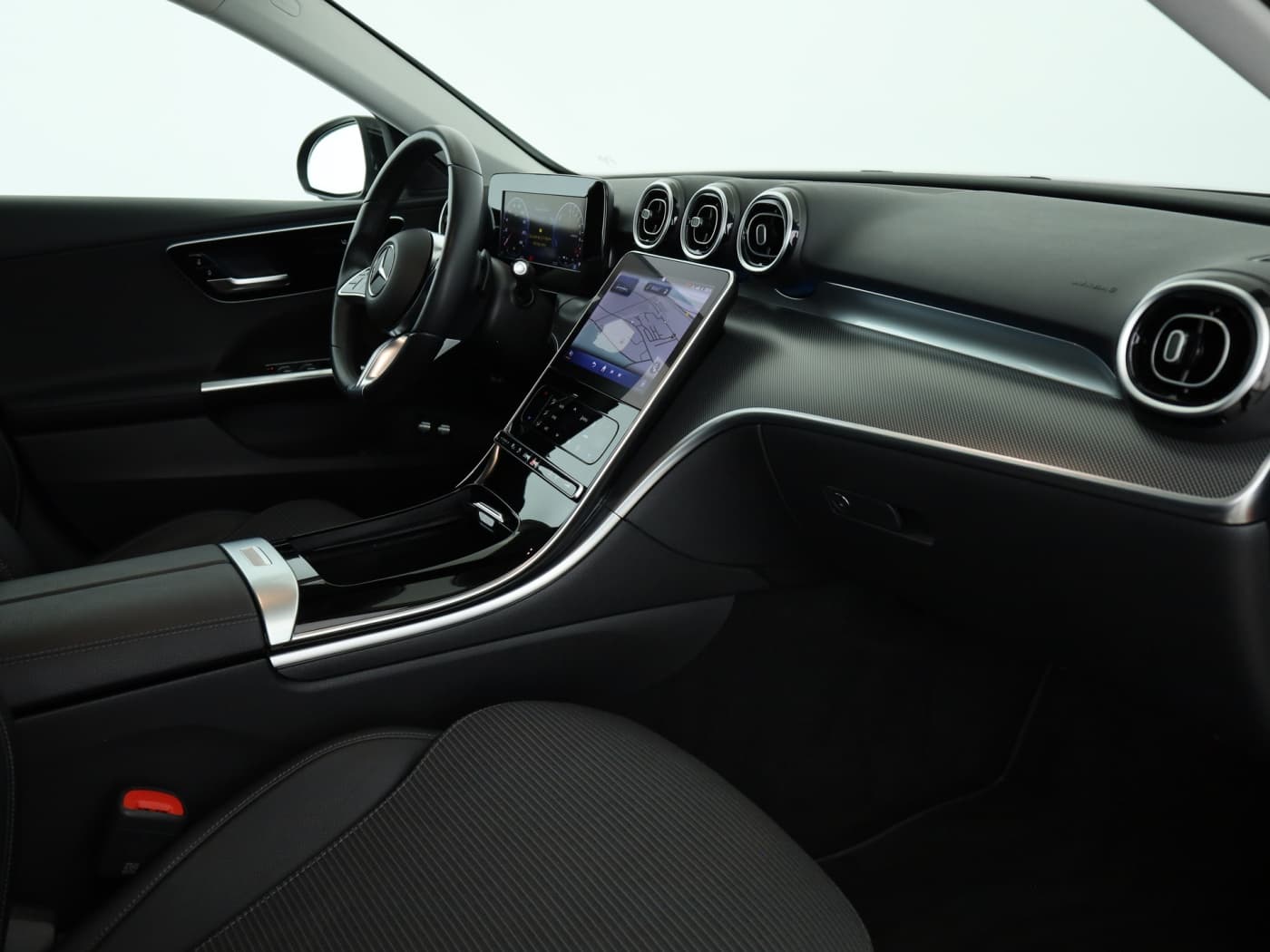 Mercedes-Benz C 300 e T Bild 17