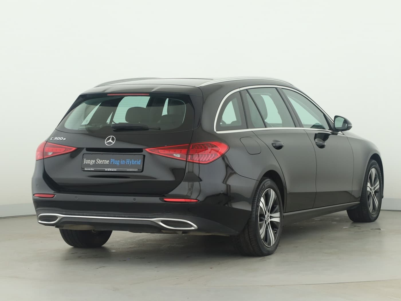 Mercedes-Benz C 300 e T Bild 2