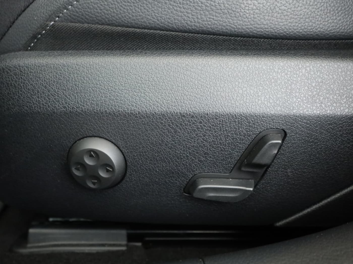 Mercedes-Benz C 300 e T Bild 24