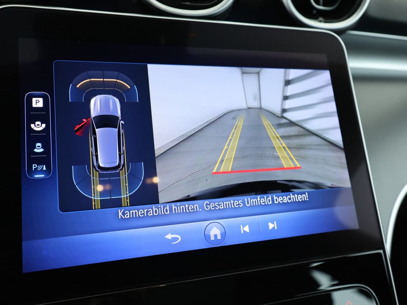 Mercedes-Benz C 300 e T Bild 26