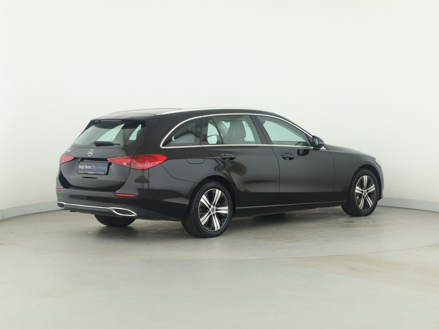 Mercedes-Benz C 300 e T Bild 6