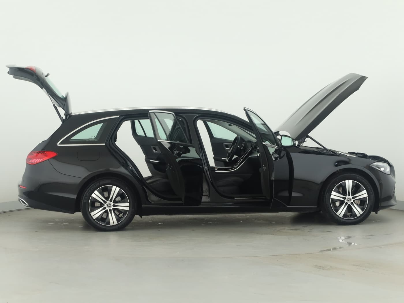 Mercedes-Benz C 300 e T Bild 8