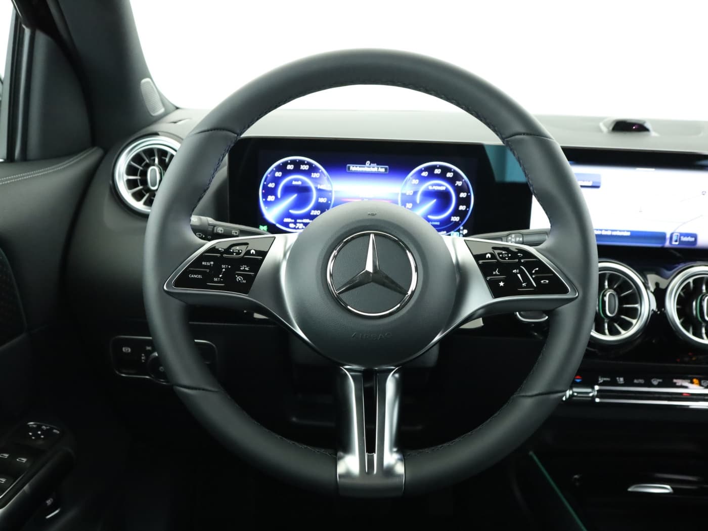 Mercedes-Benz EQA 250+ Bild 11