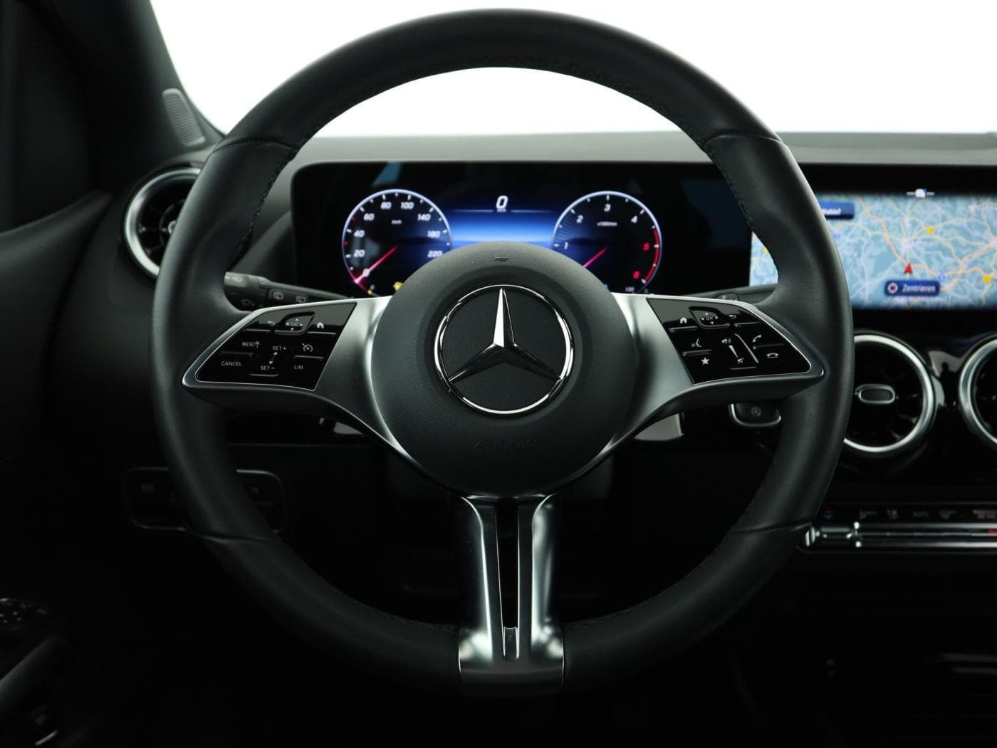 Mercedes-Benz B 220 d Bild 11