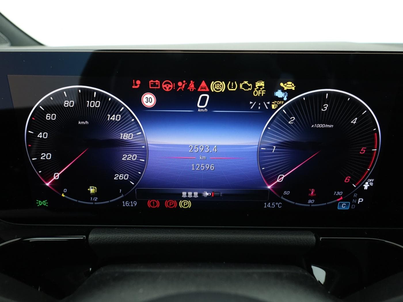 Mercedes-Benz B 220 d Bild 12