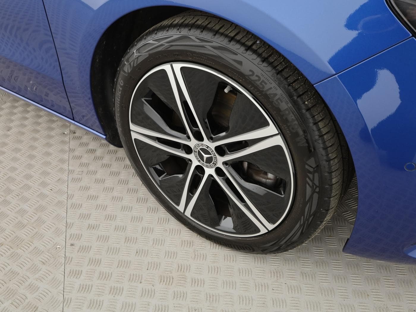 Mercedes-Benz B 220 d Bild 21