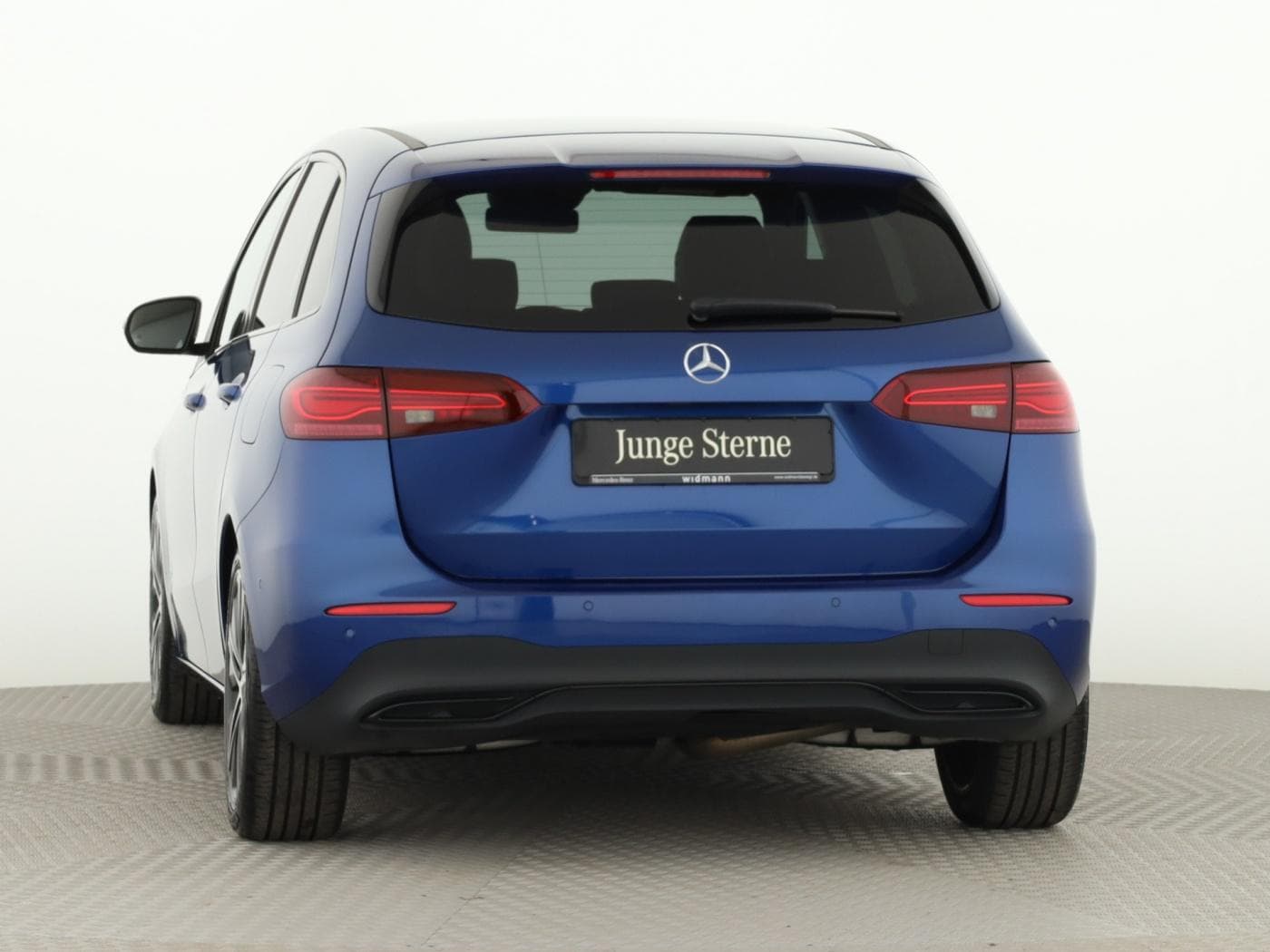 Mercedes-Benz B 220 d Bild 4