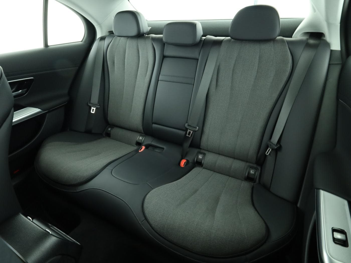 Mercedes-Benz E 220 d Bild 18