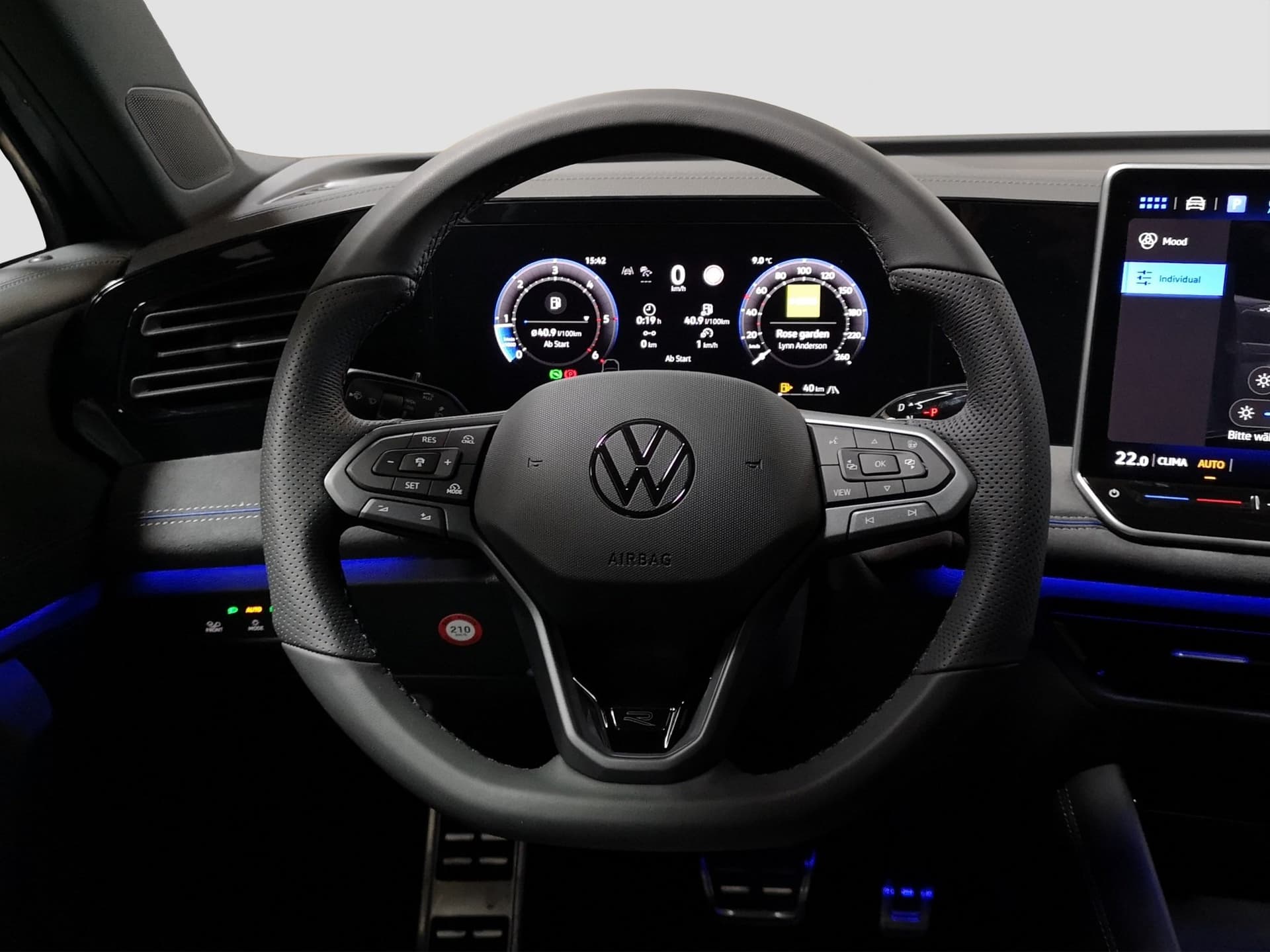 Volkswagen Tiguan R-Line 2.0 l TDI DSG Bild 10