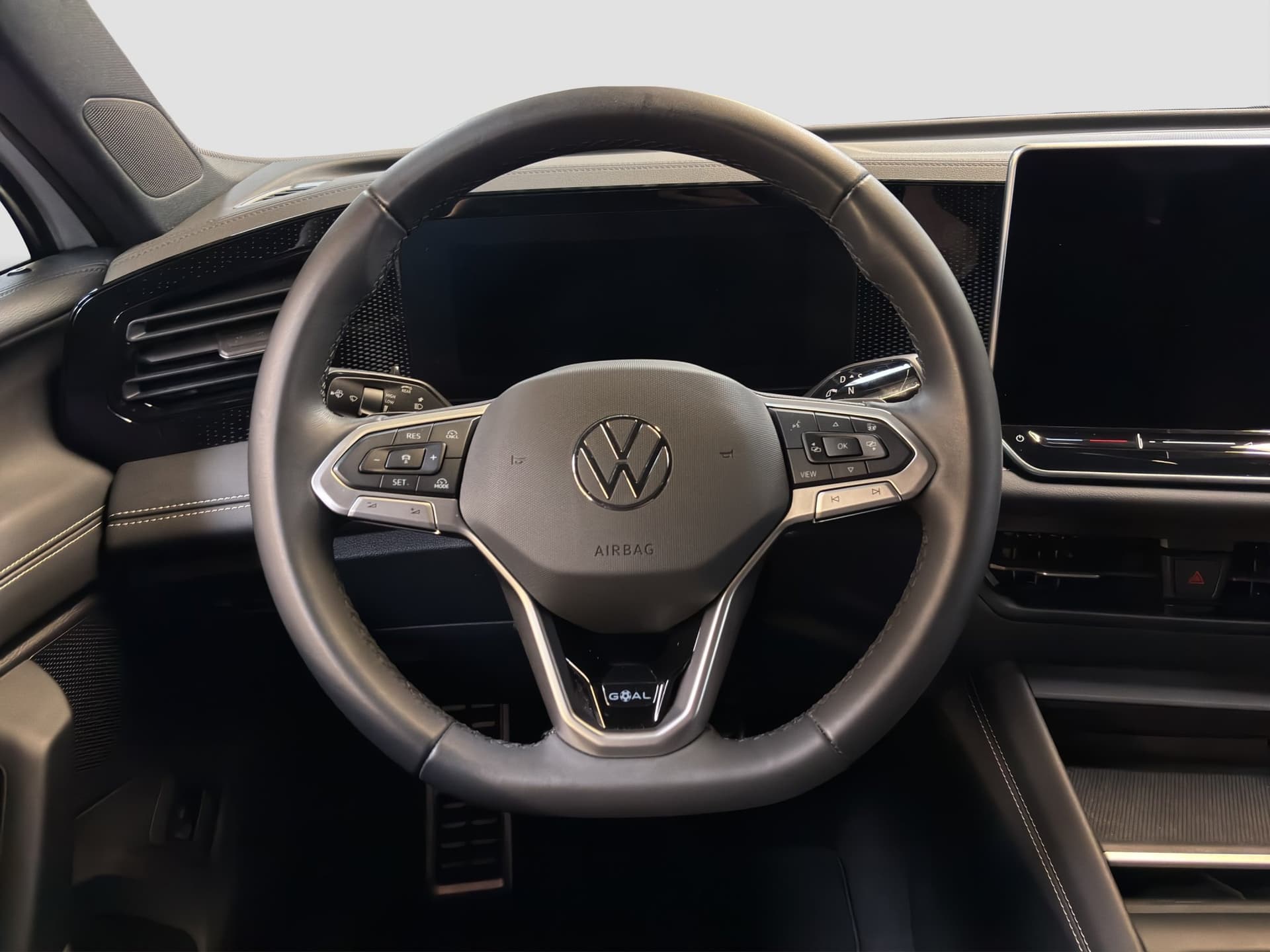 Volkswagen Tiguan GOAL 1.5 TSI DSG AHK NAVI ACC Kamera Bild 10