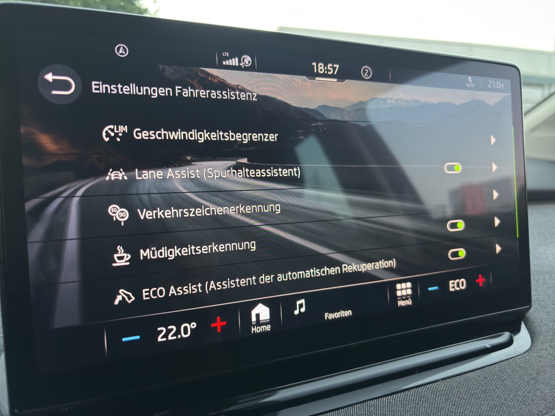 Skoda Enyaq 60 NAVI KAMERA 62 kWh Bild 18