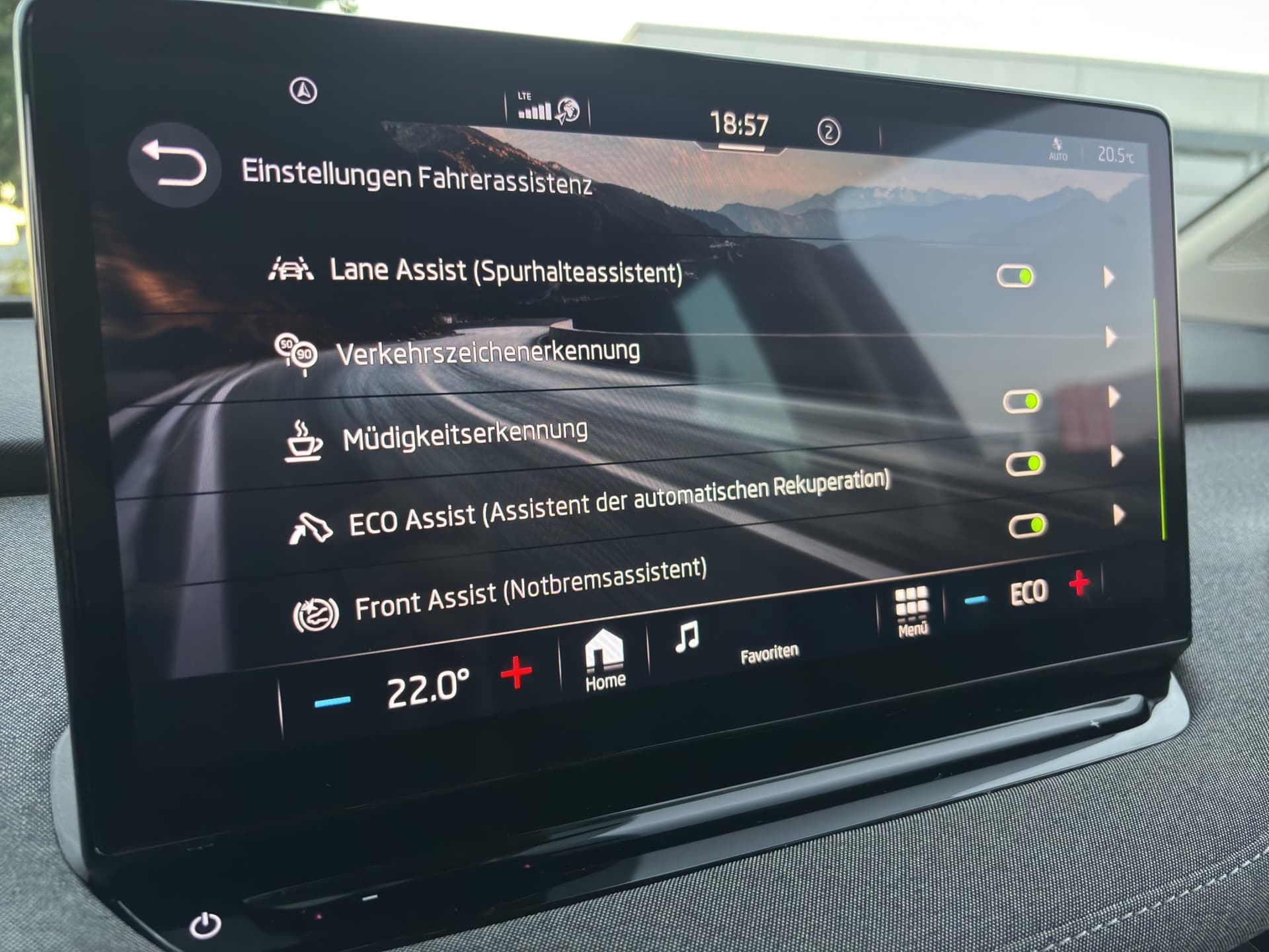 Skoda Enyaq 60 NAVI KAMERA 62 kWh Bild 19