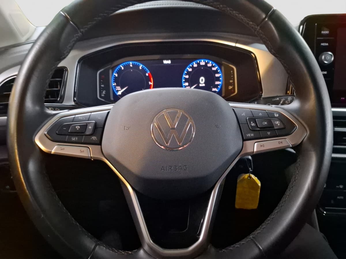 Volkswagen T-Roc Life 1.5 TSI 150 PS DSG AHK Standheizung ACC Bild 10