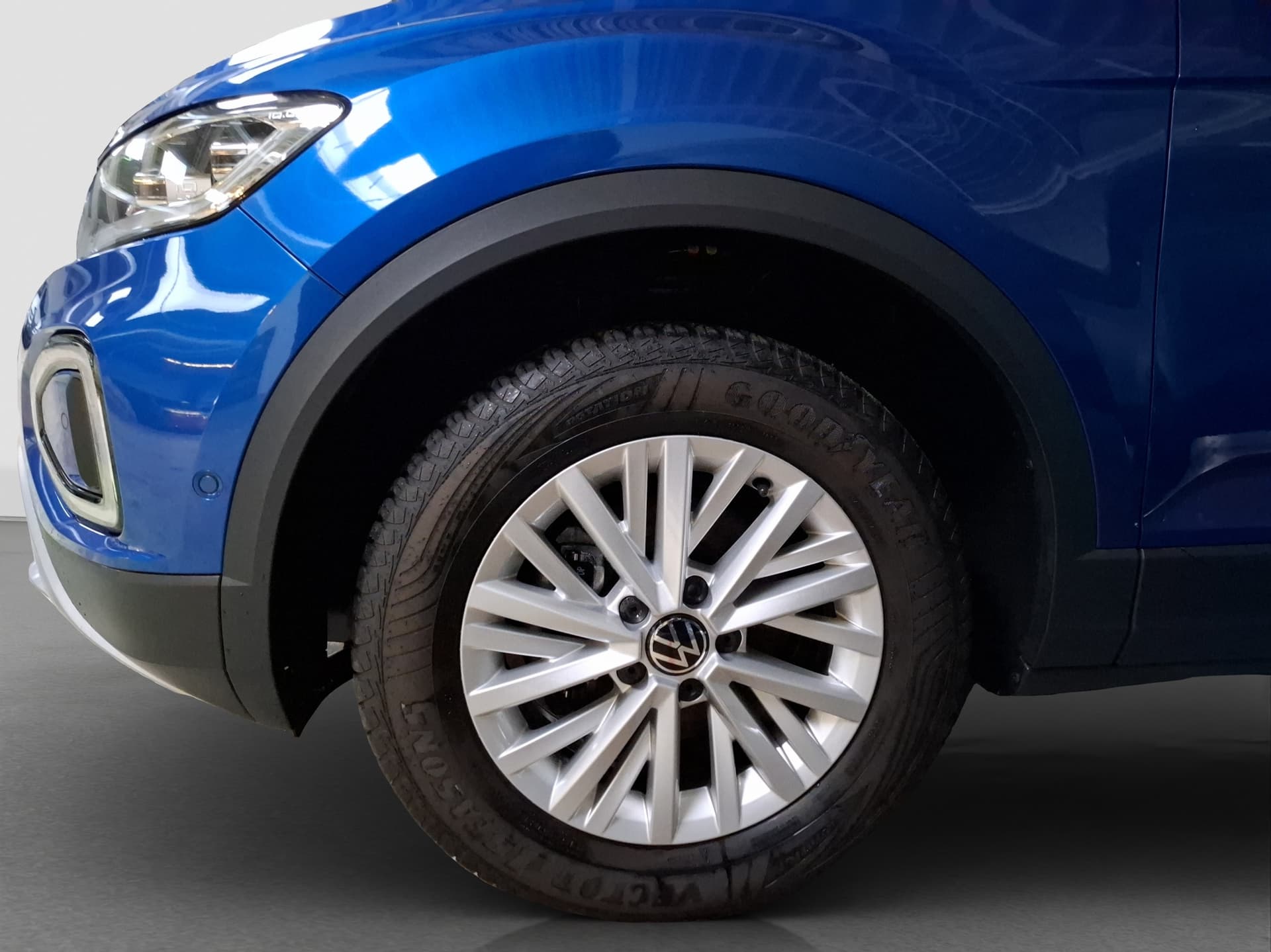 Volkswagen T-Roc Life 1.5 TSI 150 PS DSG AHK Standheizung ACC Bild 19