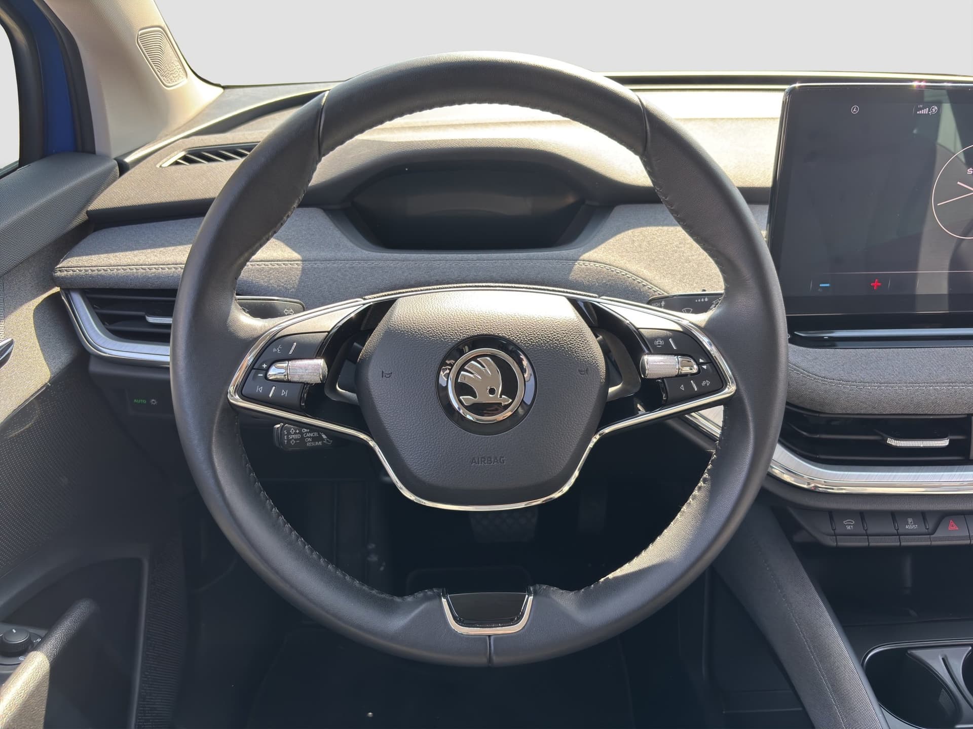 Skoda Enyaq 50 kWh KAMARA NAVI Bild 10