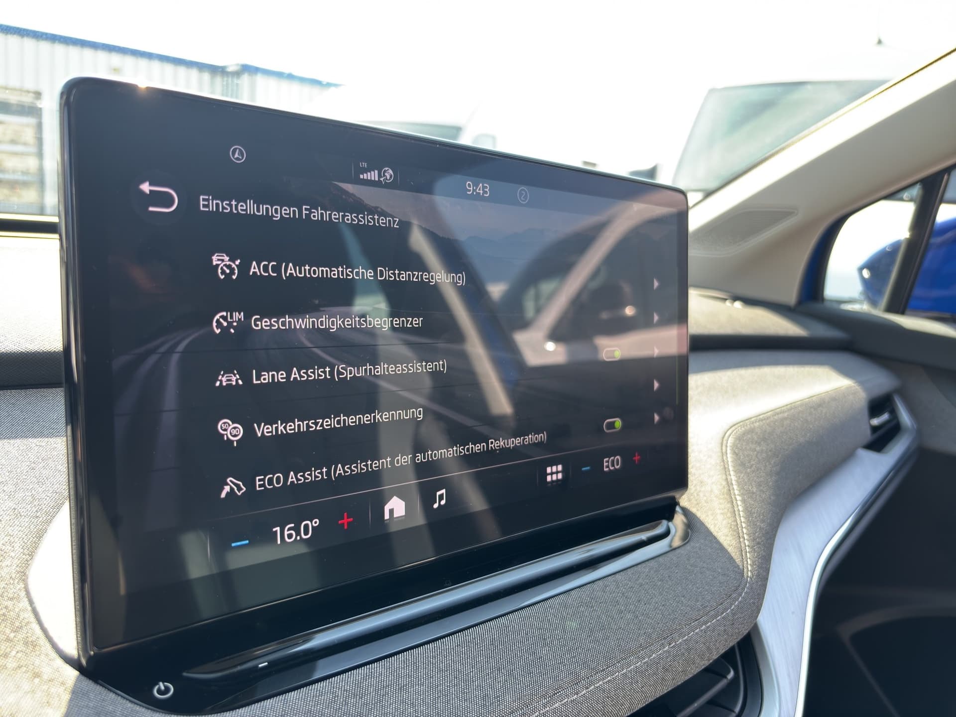 Skoda Enyaq 50 kWh KAMARA NAVI Bild 18