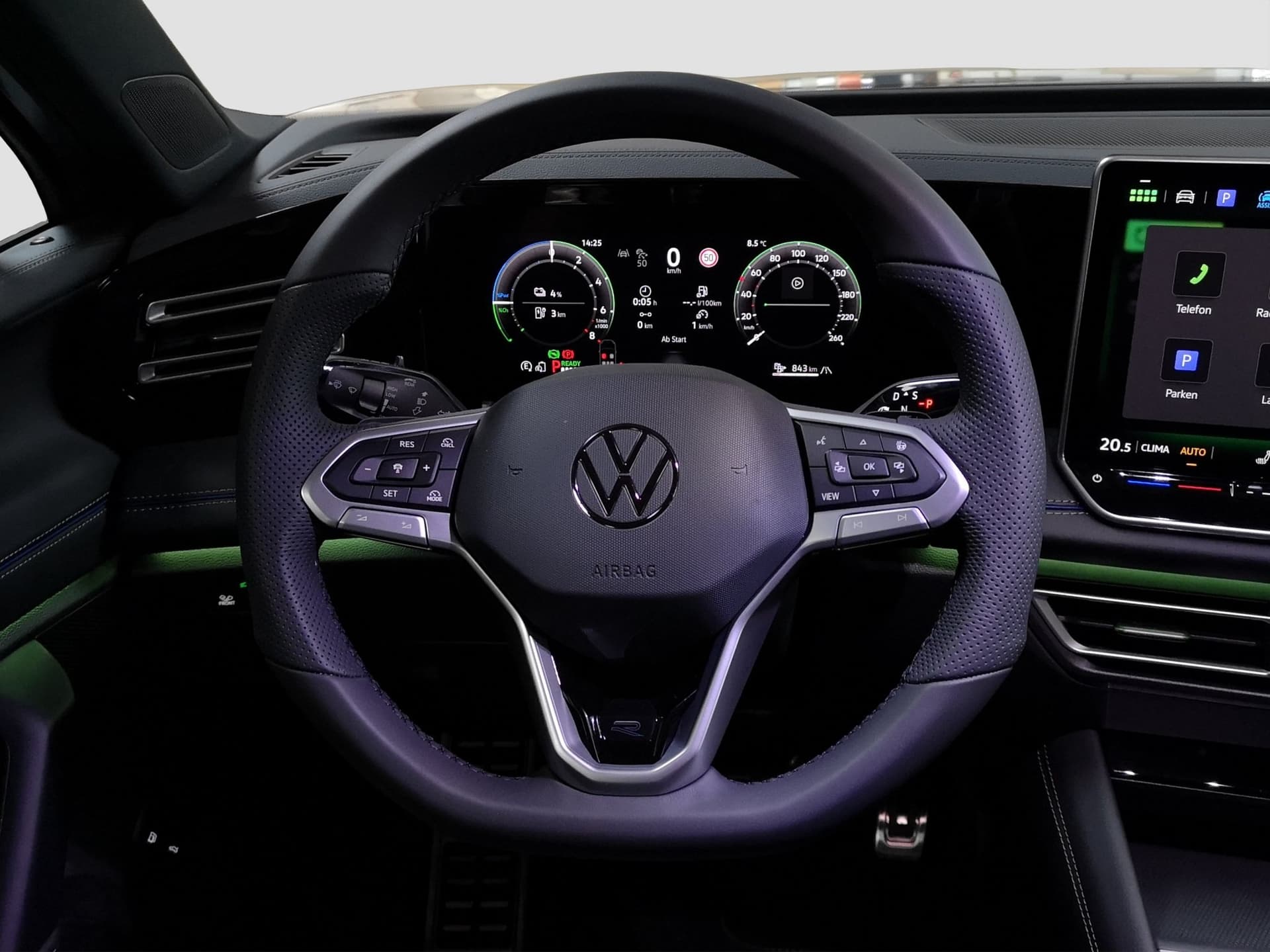 Volkswagen Tiguan R-Line 1.5 l eHybrid OPF / 85 kW (115 PS) 6-Gang-Doppelkupplungsgetriebe DSG Bild 10