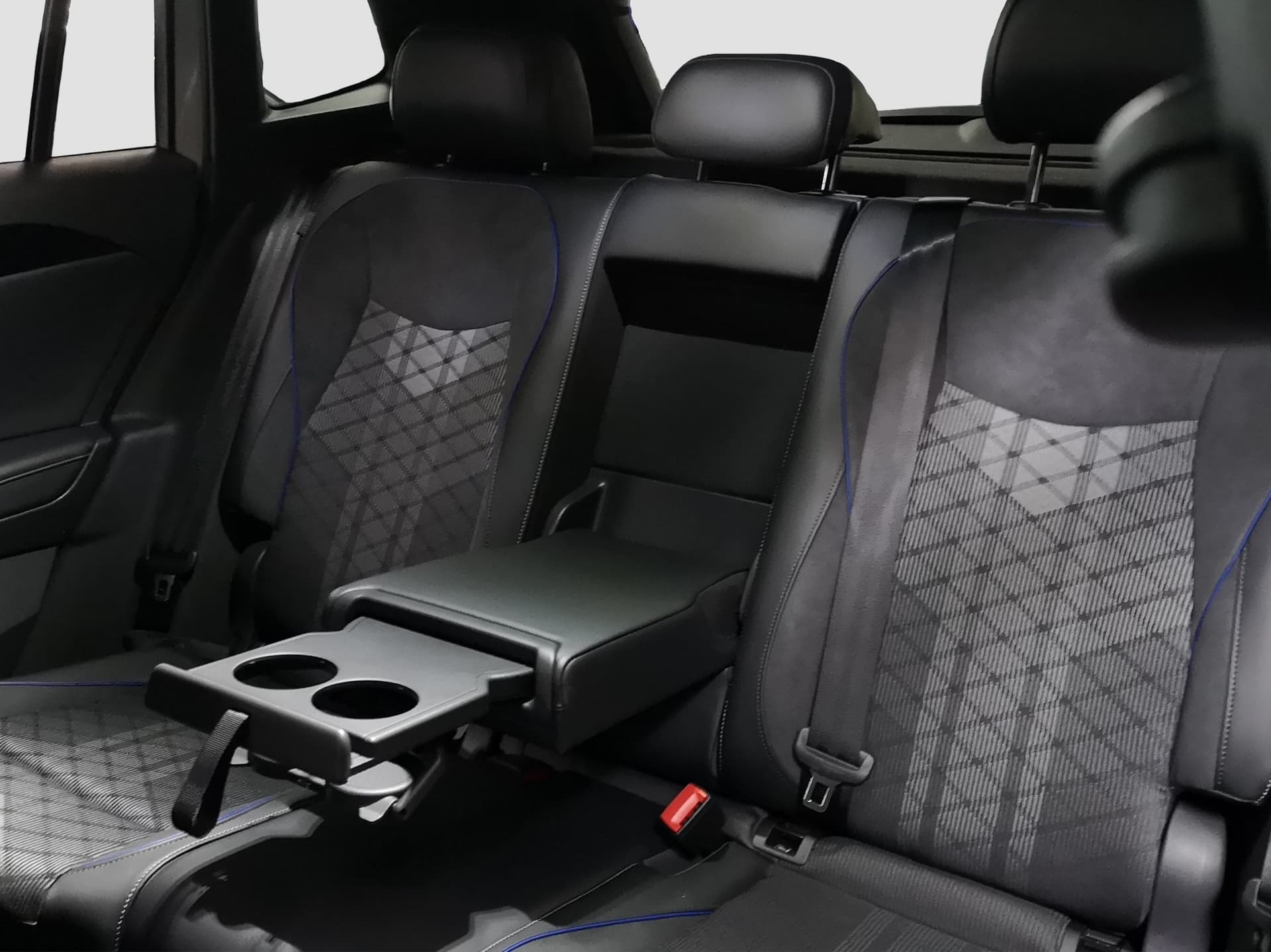 Volkswagen Tiguan R-Line 1.5 l eHybrid OPF / 85 kW (115 PS) 6-Gang-Doppelkupplungsgetriebe DSG Bild 15