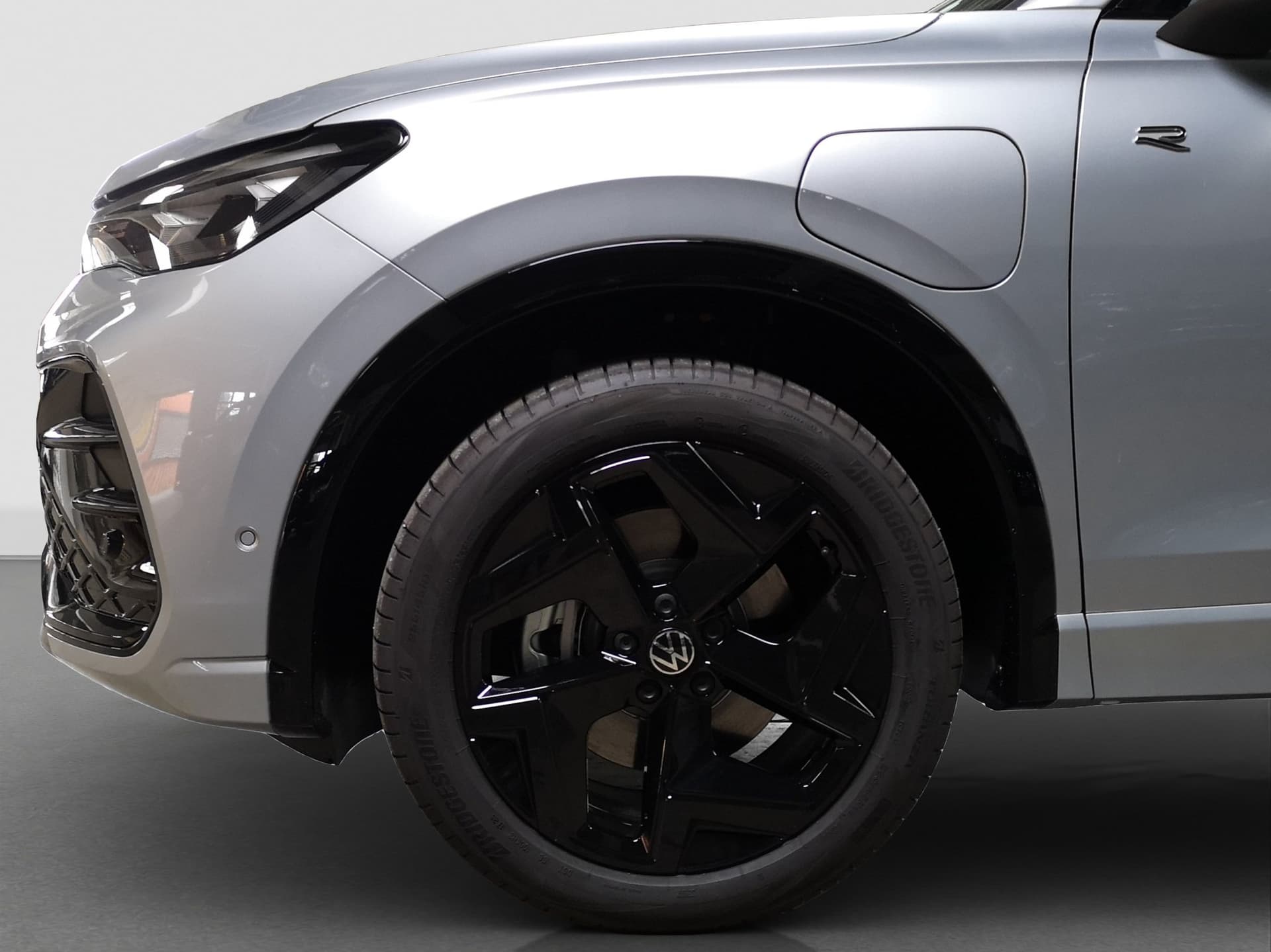 Volkswagen Tiguan R-Line 1.5 l eHybrid OPF / 85 kW (115 PS) 6-Gang-Doppelkupplungsgetriebe DSG Bild 18