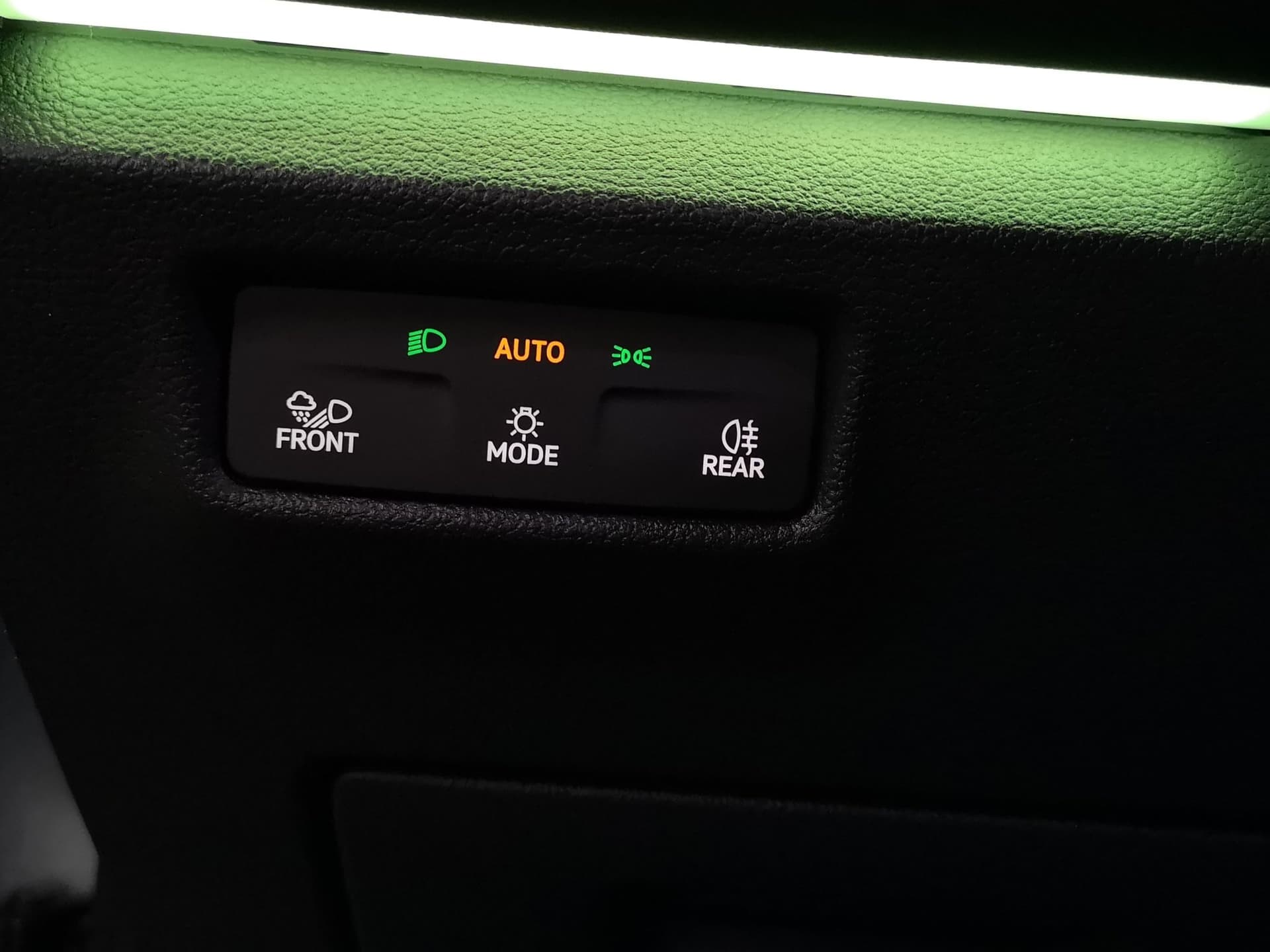 Volkswagen Tiguan R-Line 1.5 l eHybrid OPF / 85 kW (115 PS) 6-Gang-Doppelkupplungsgetriebe DSG Bild 22