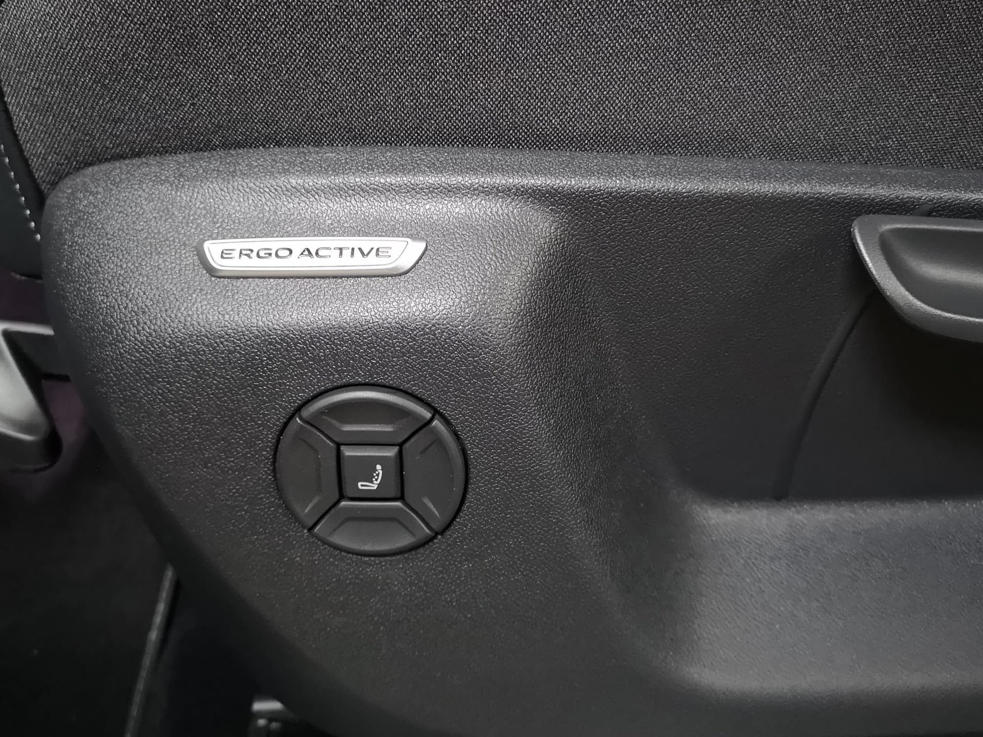 Volkswagen Tiguan R-Line 1.5 l eHybrid OPF / 85 kW (115 PS) 6-Gang-Doppelkupplungsgetriebe DSG Bild 23