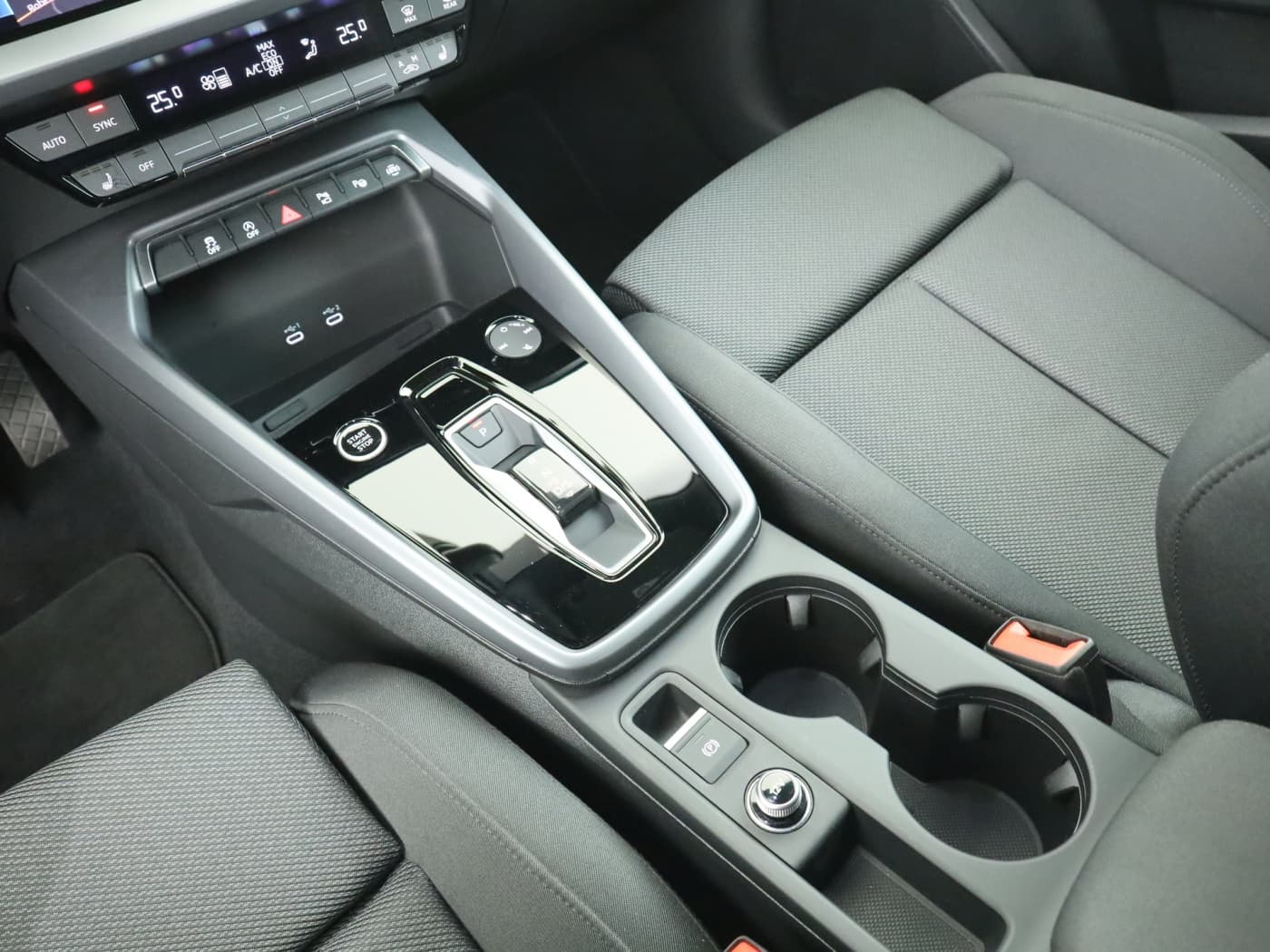 Audi A3 Lim 35 2.0 TDI Bild 15