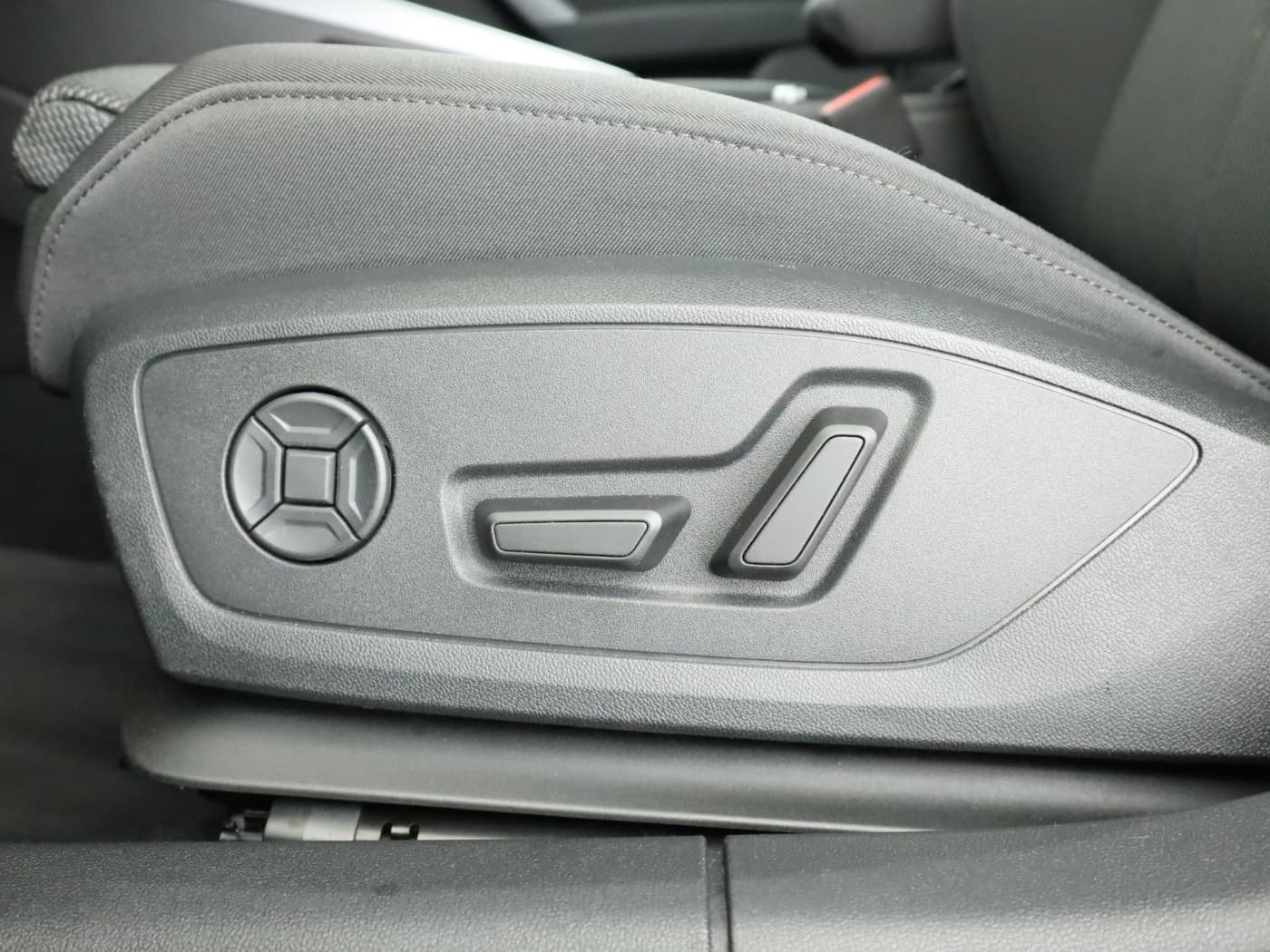 Audi A3 Lim 35 2.0 TDI Bild 24