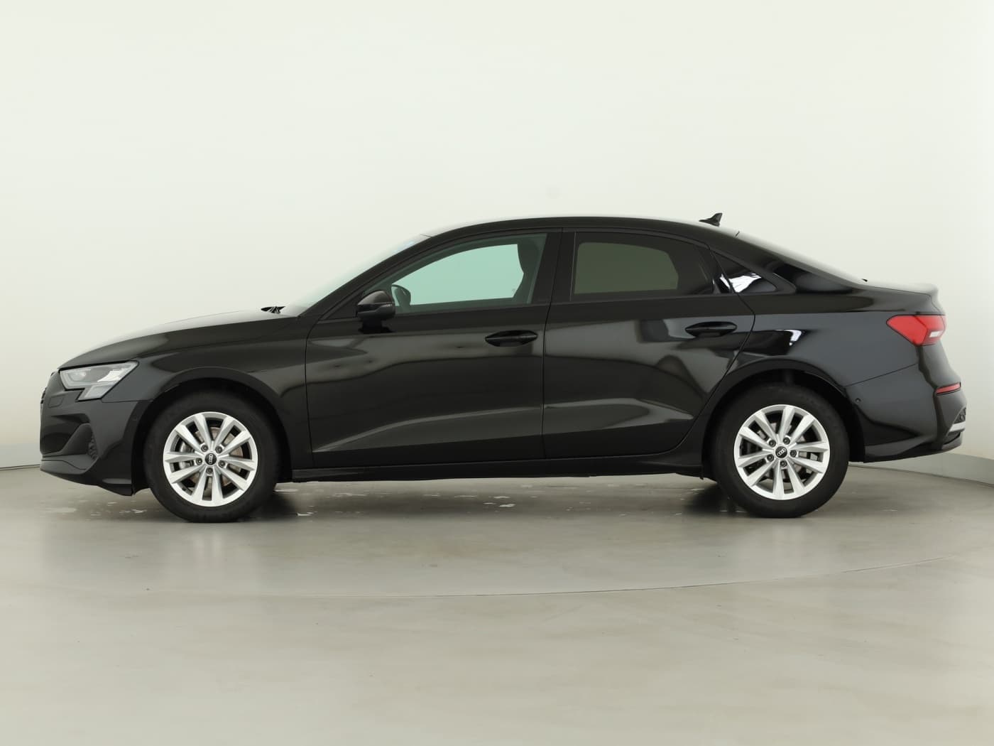Audi A3 Lim 35 2.0 TDI Bild 7