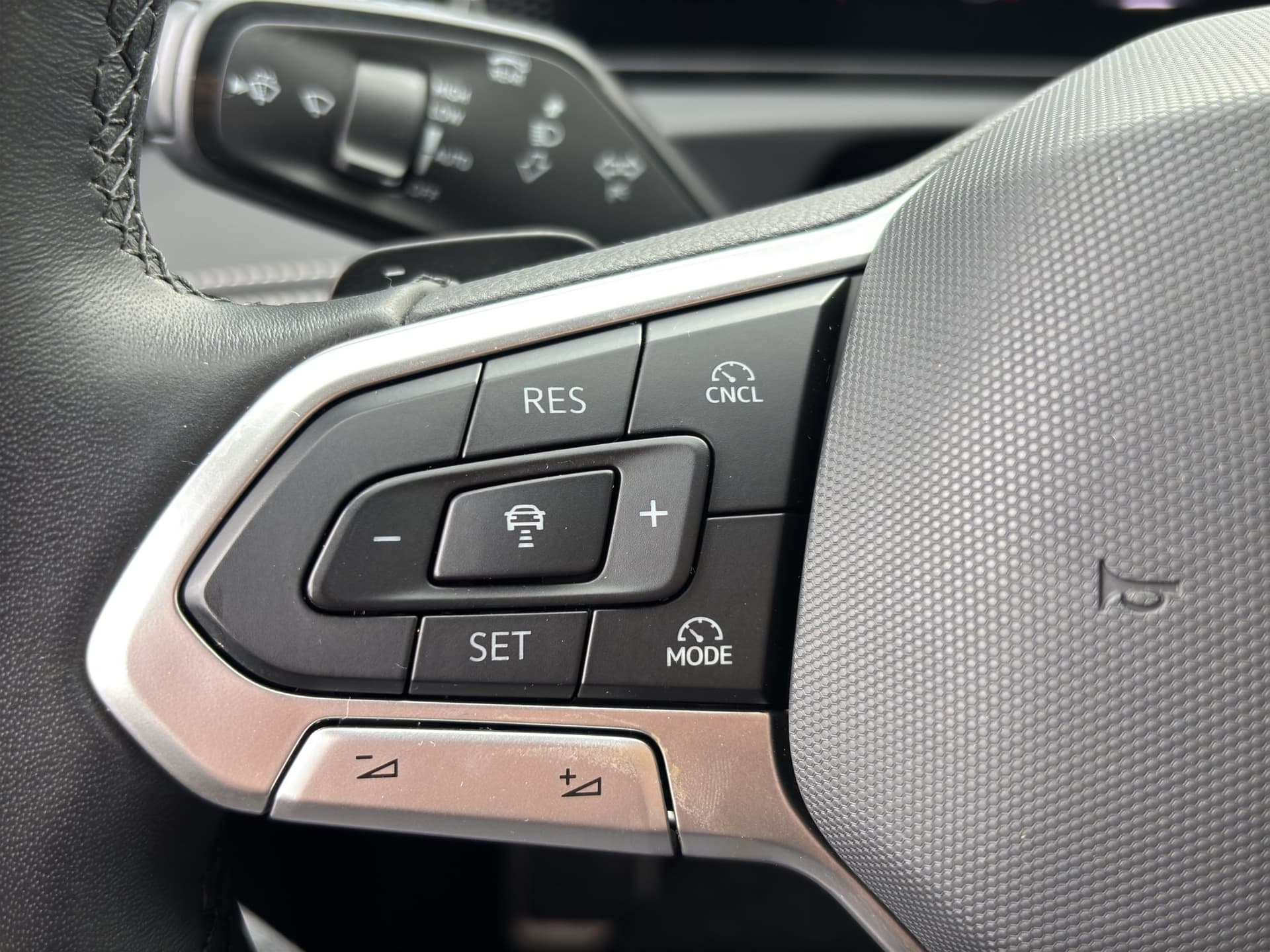 Volkswagen Tiguan GOAL 1.5 eTSI 150 PS DSG AHK NAVI ACC KAMERA Bild 18