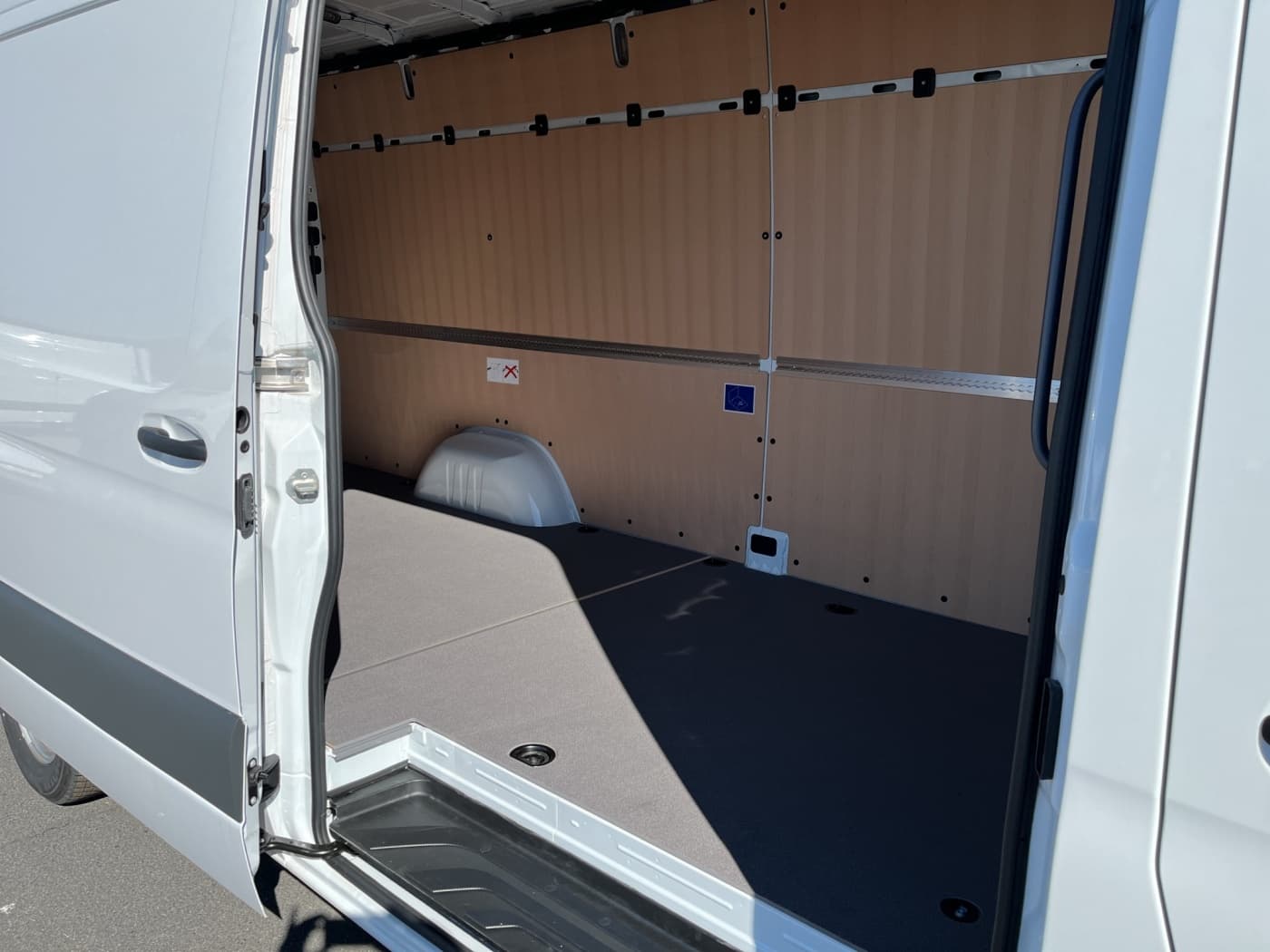 Mercedes-Benz Sprinter 319 CDI Kasten PRO Maxi Bild 18