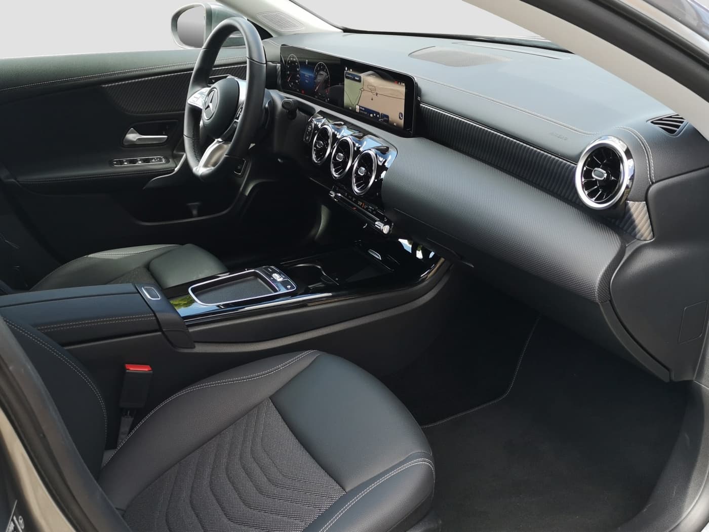 Mercedes-Benz CLA 180 SB Bild 15