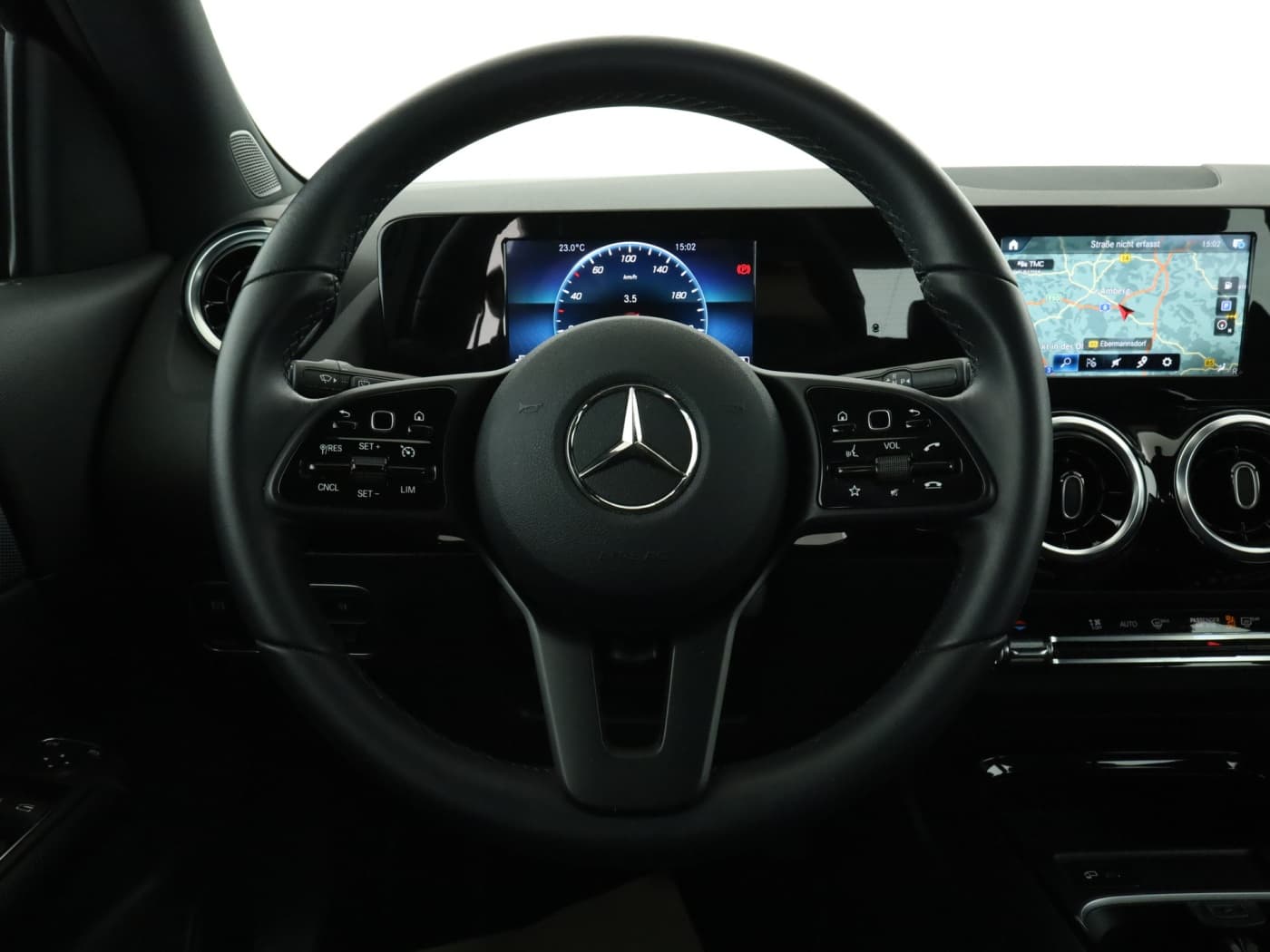 Mercedes-Benz GLA 200 Bild 11