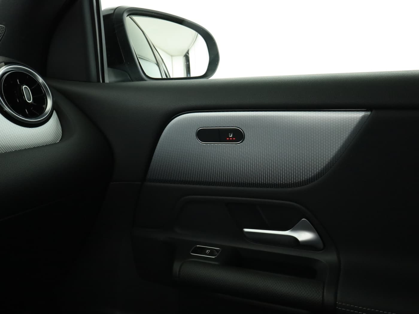 Mercedes-Benz GLA 200 Bild 16