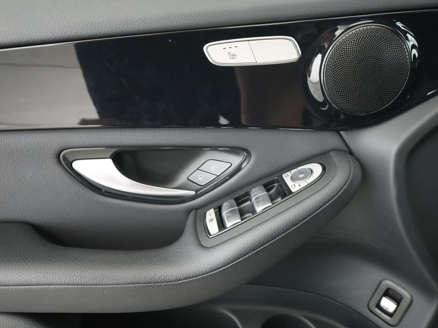 Mercedes-Benz GLC 300 e 4M Bild 20