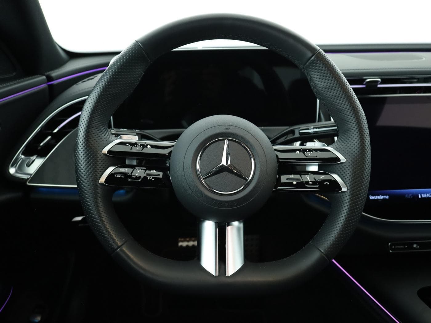 Mercedes-Benz E 220 d Bild 11