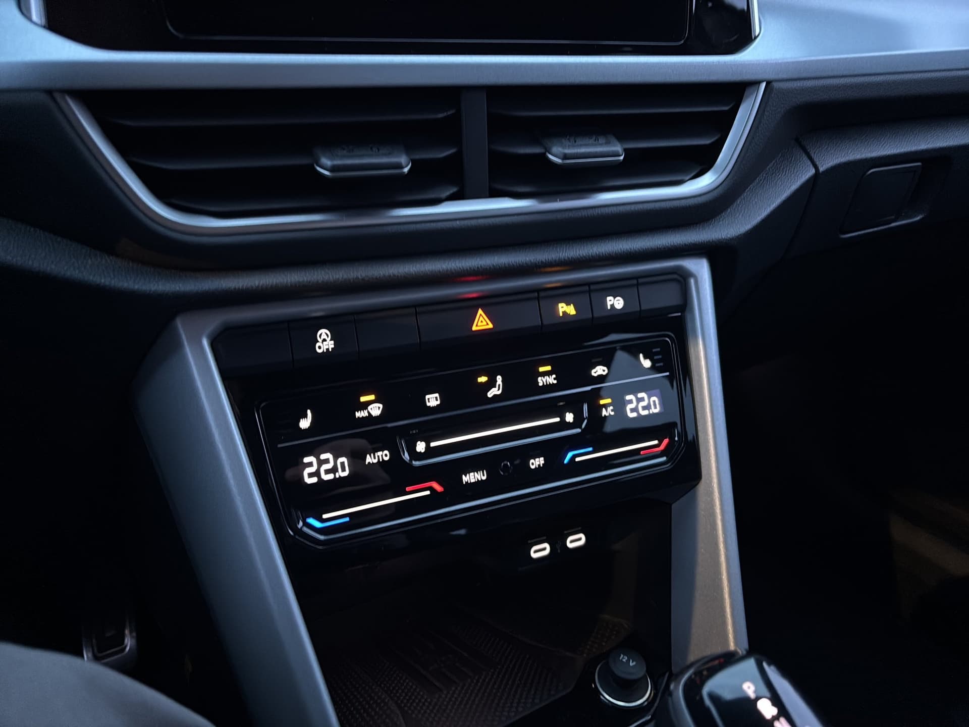 Volkswagen T-Roc 2.0 TDI 150 PS DSG AHK NAVI ACC Kamera Bild 12