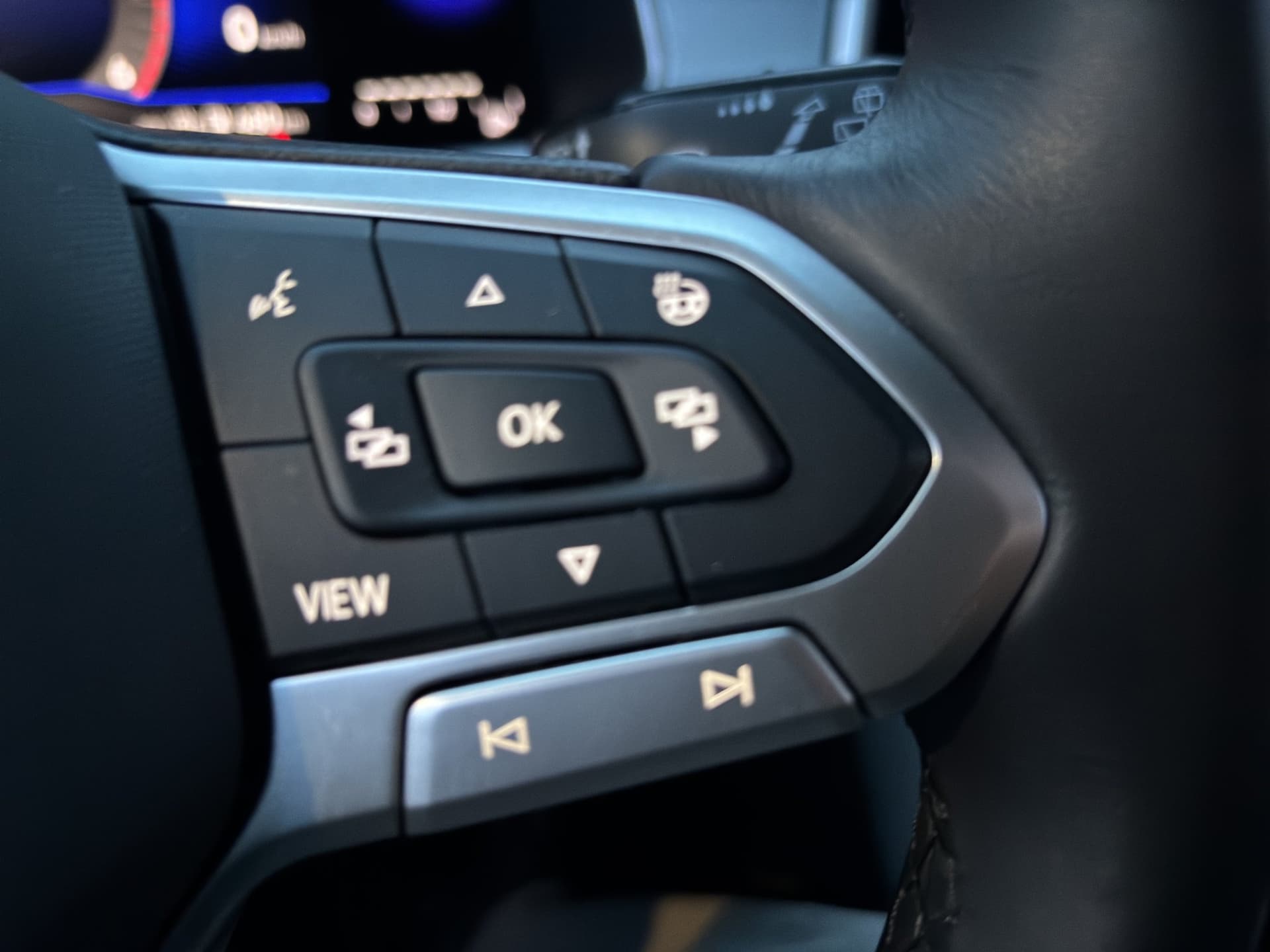 Volkswagen T-Roc 2.0 TDI 150 PS DSG AHK NAVI ACC Kamera Bild 18