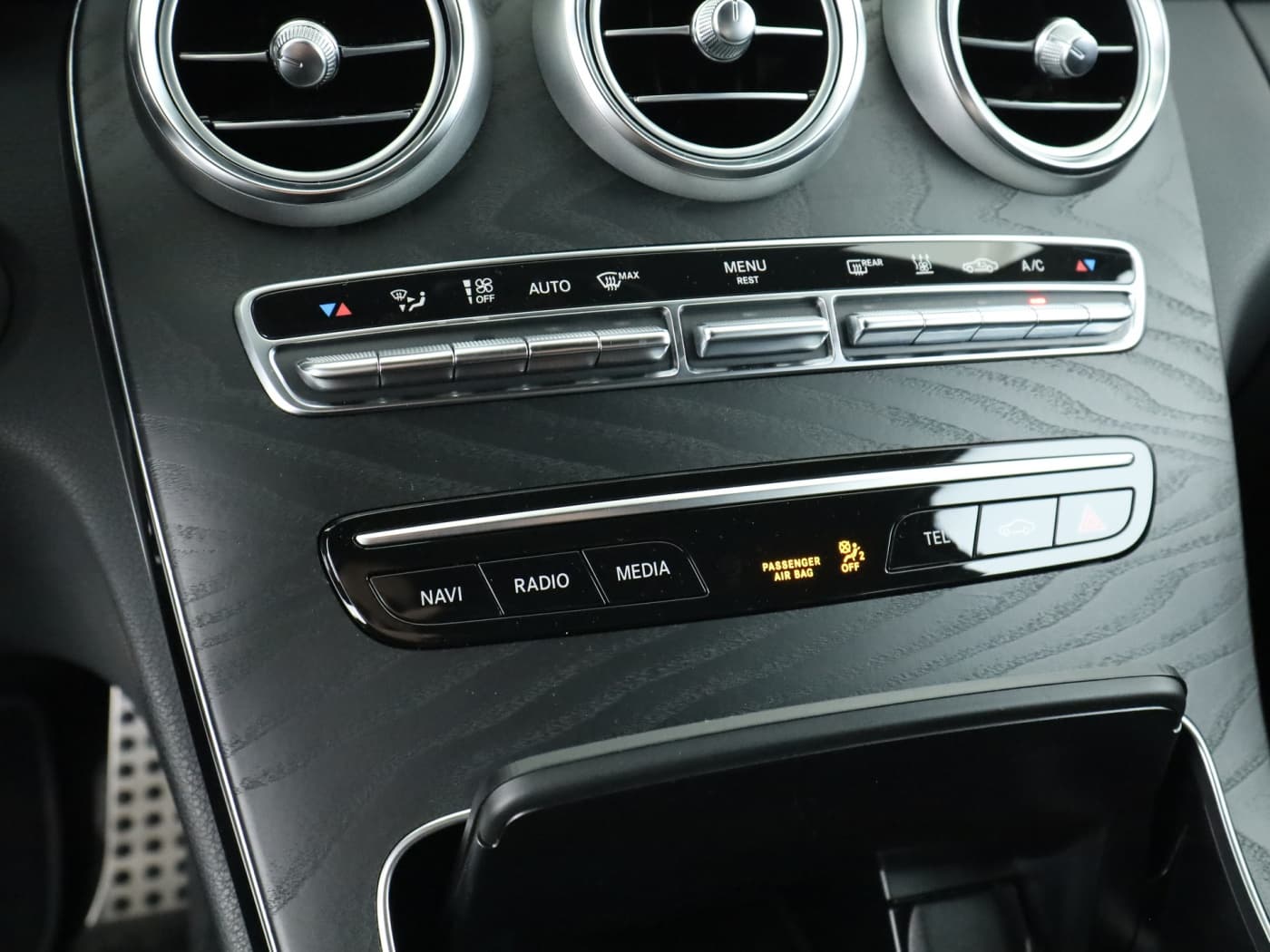 Mercedes-Benz C 300 e T Bild 14