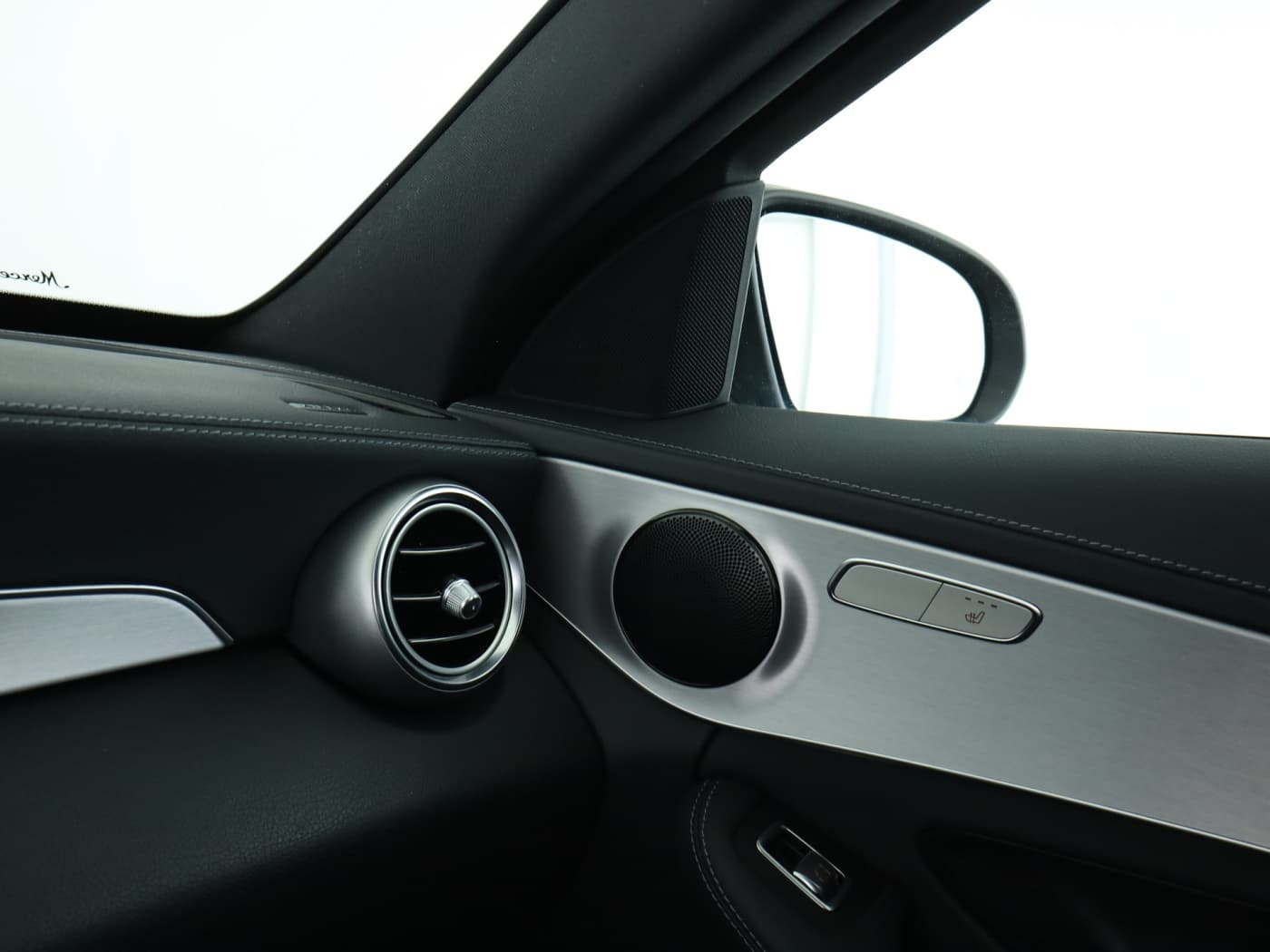 Mercedes-Benz C 300 e T Bild 16