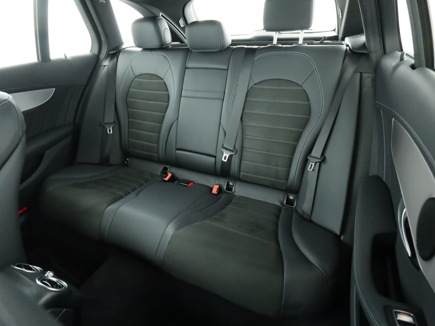 Mercedes-Benz C 300 e T Bild 18