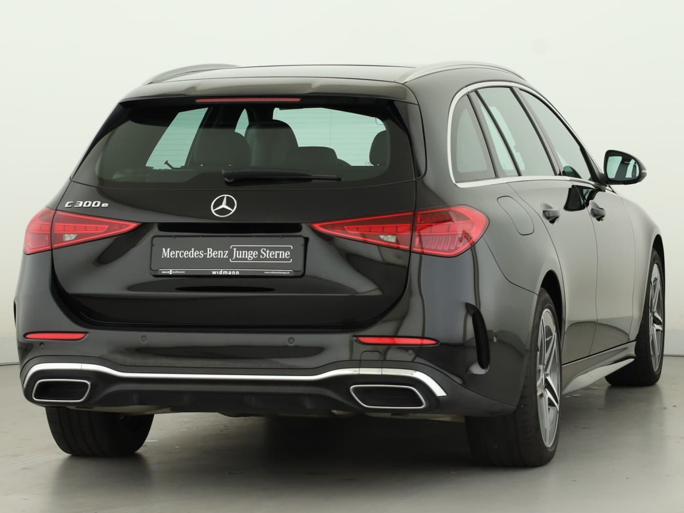 Mercedes-Benz C 300 e T Bild 2