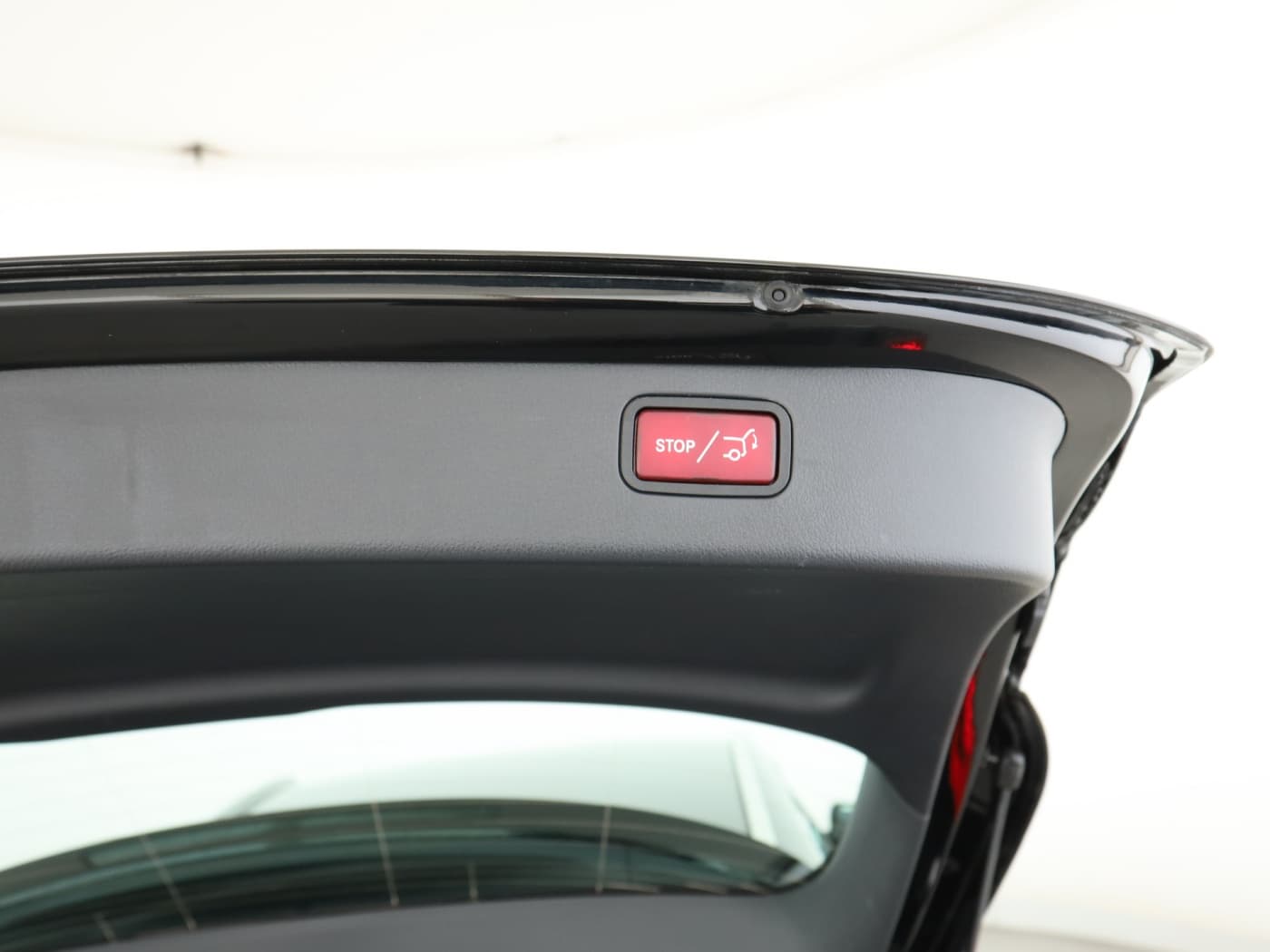 Mercedes-Benz C 300 e T Bild 24
