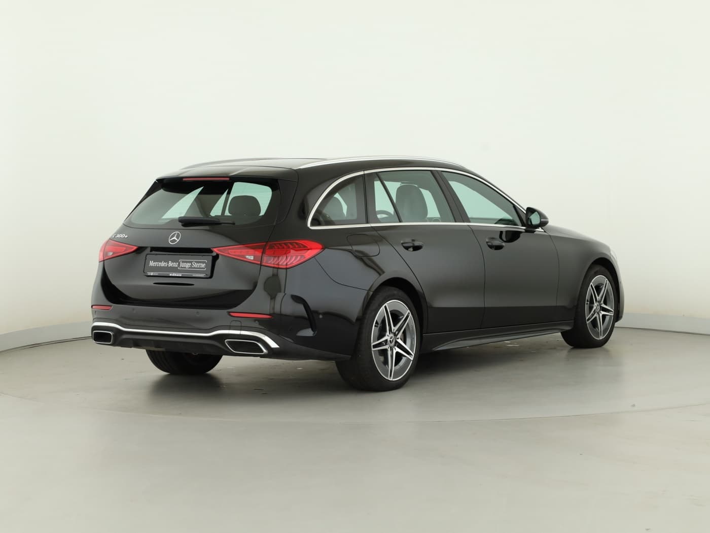 Mercedes-Benz C 300 e T Bild 6