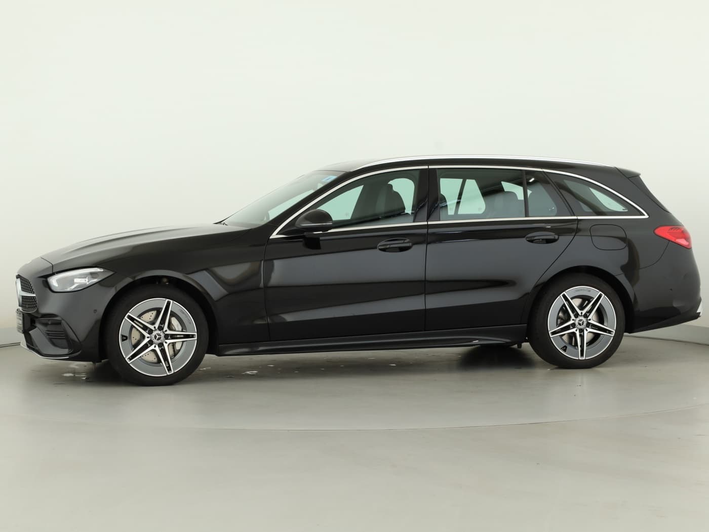 Mercedes-Benz C 300 e T Bild 7