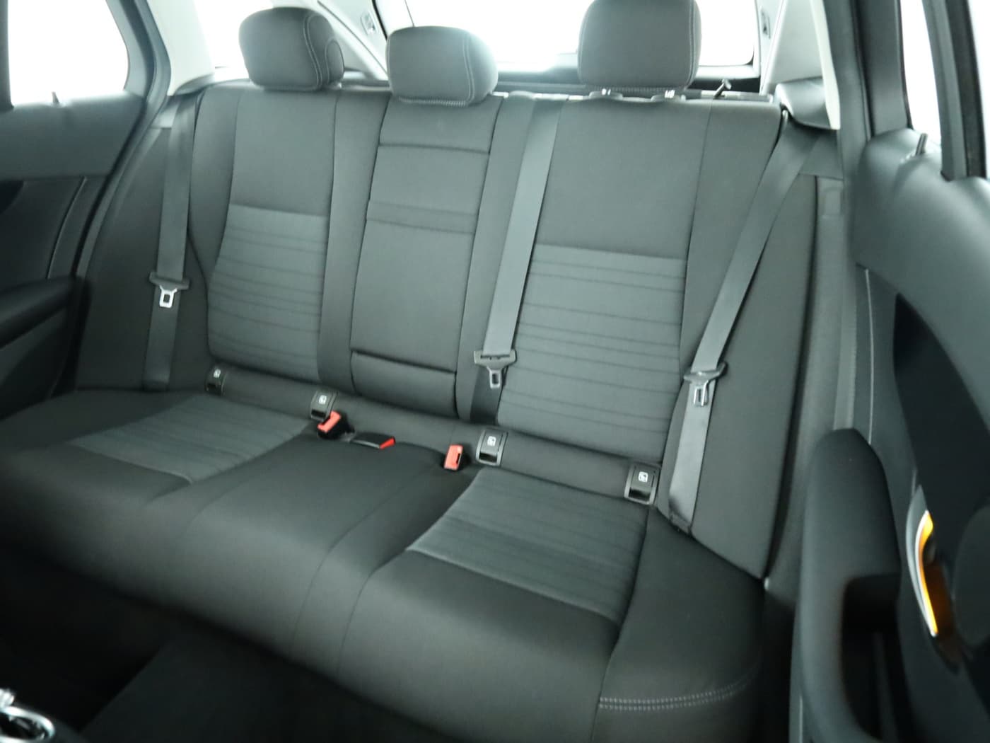 Mercedes-Benz C 300 e T Bild 18